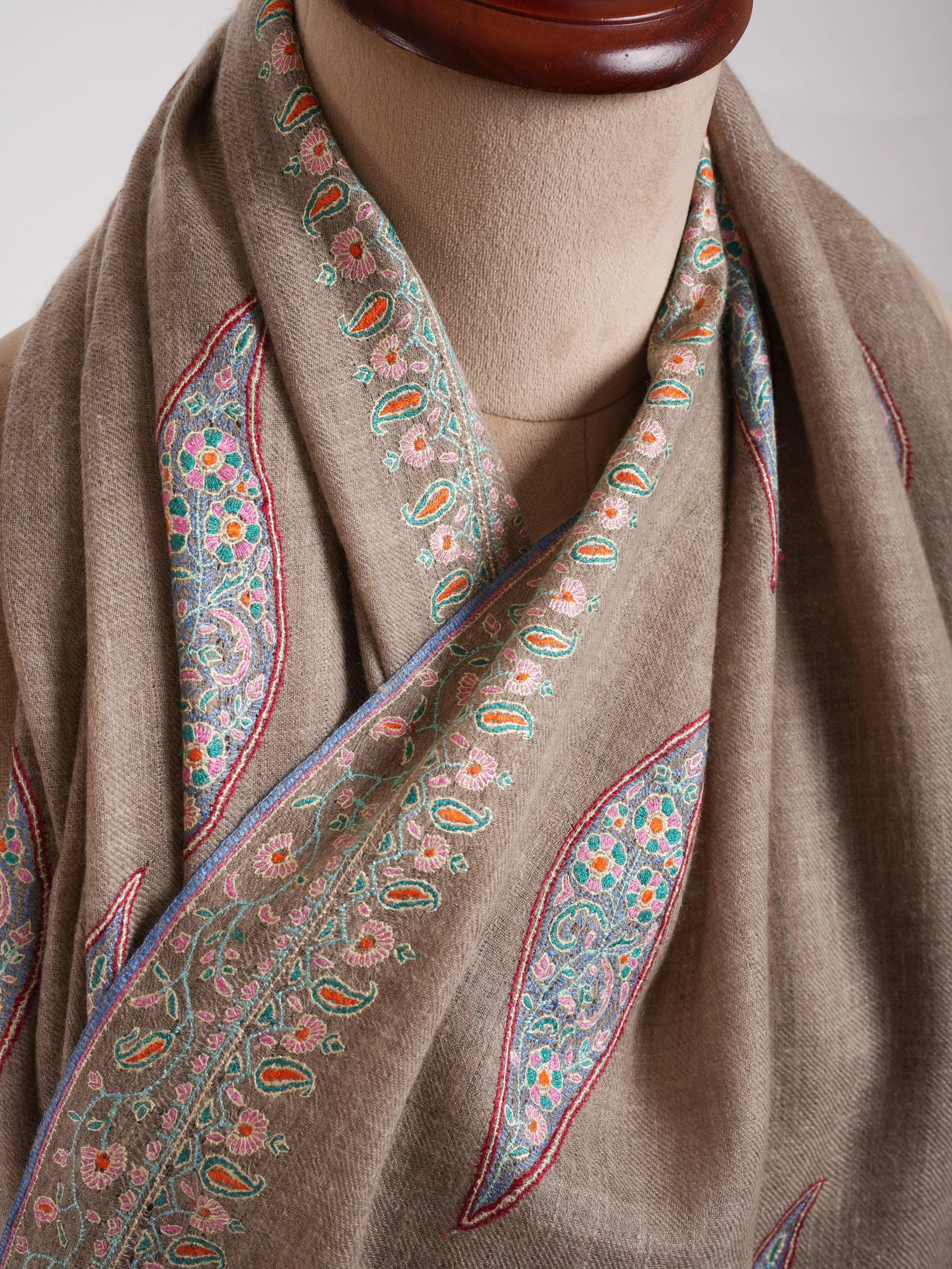 Natural Grey Sozni Embroidered Kashmiri Pashmina Shawl Shahkaar