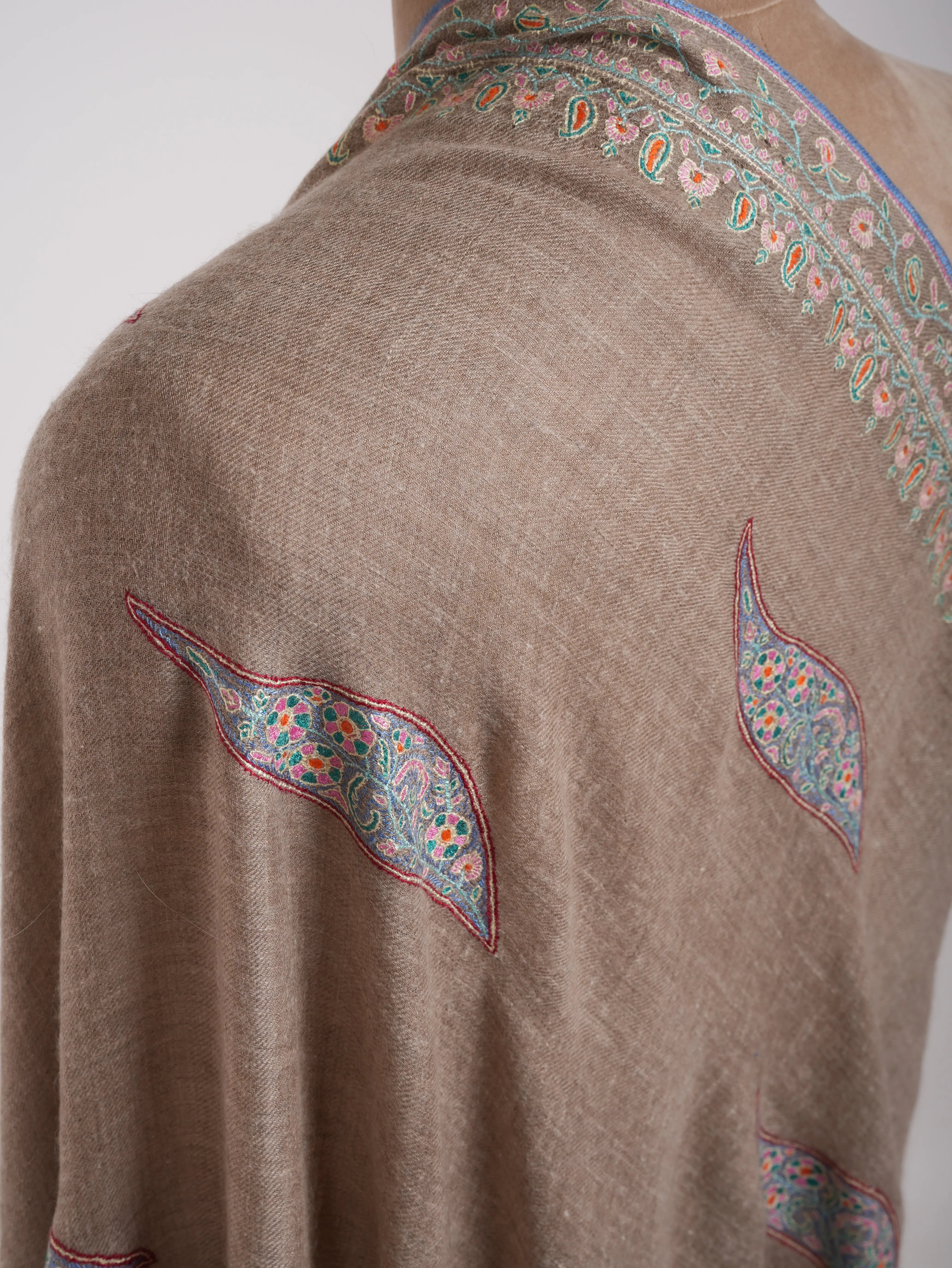Natural Grey Sozni Embroidered Kashmiri Pashmina Shawl Shahkaar