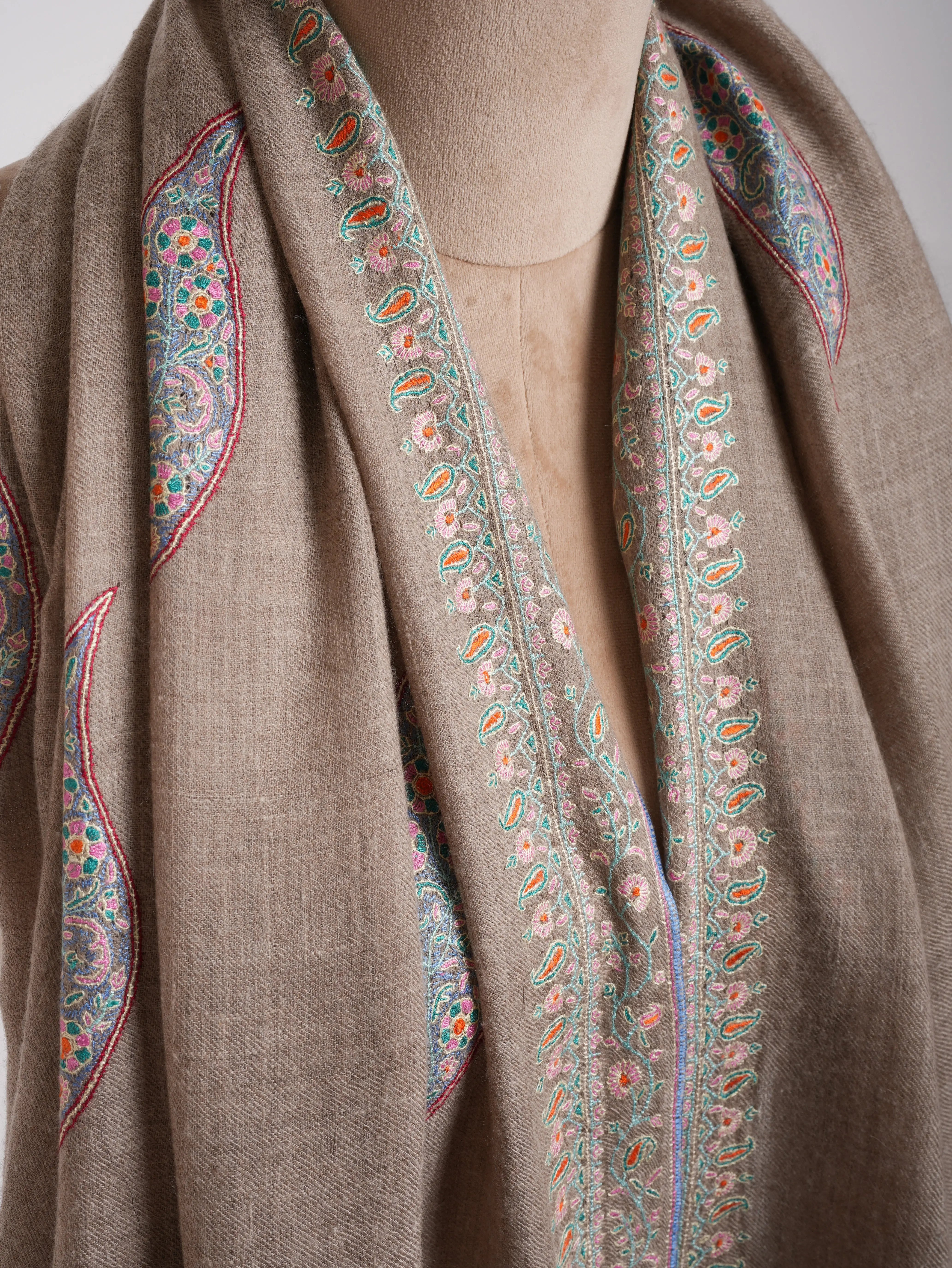 Natural Grey Sozni Embroidered Kashmiri Pashmina Shawl Shahkaar