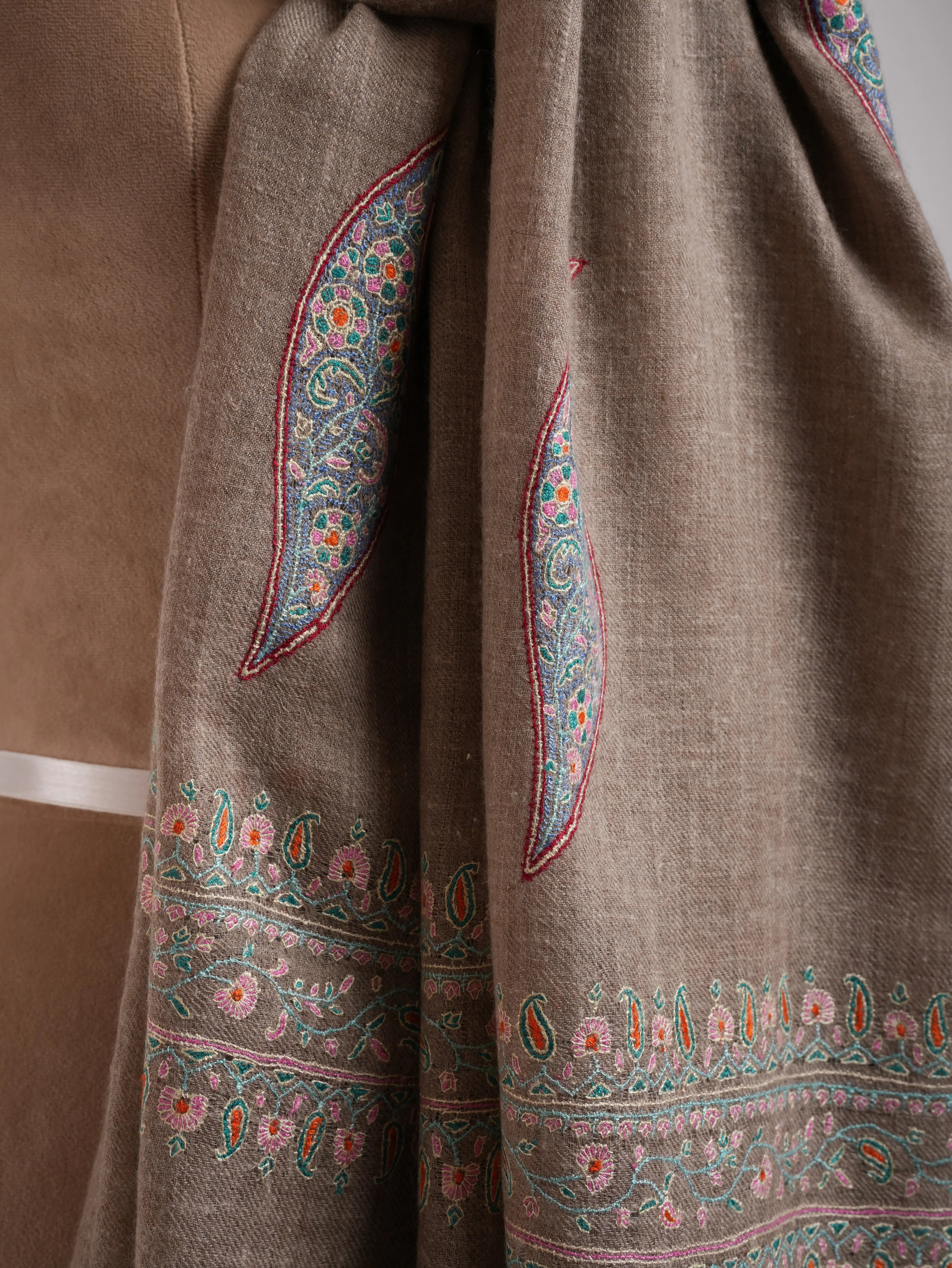 Natural Grey Sozni Embroidered Kashmiri Pashmina Shawl Shahkaar