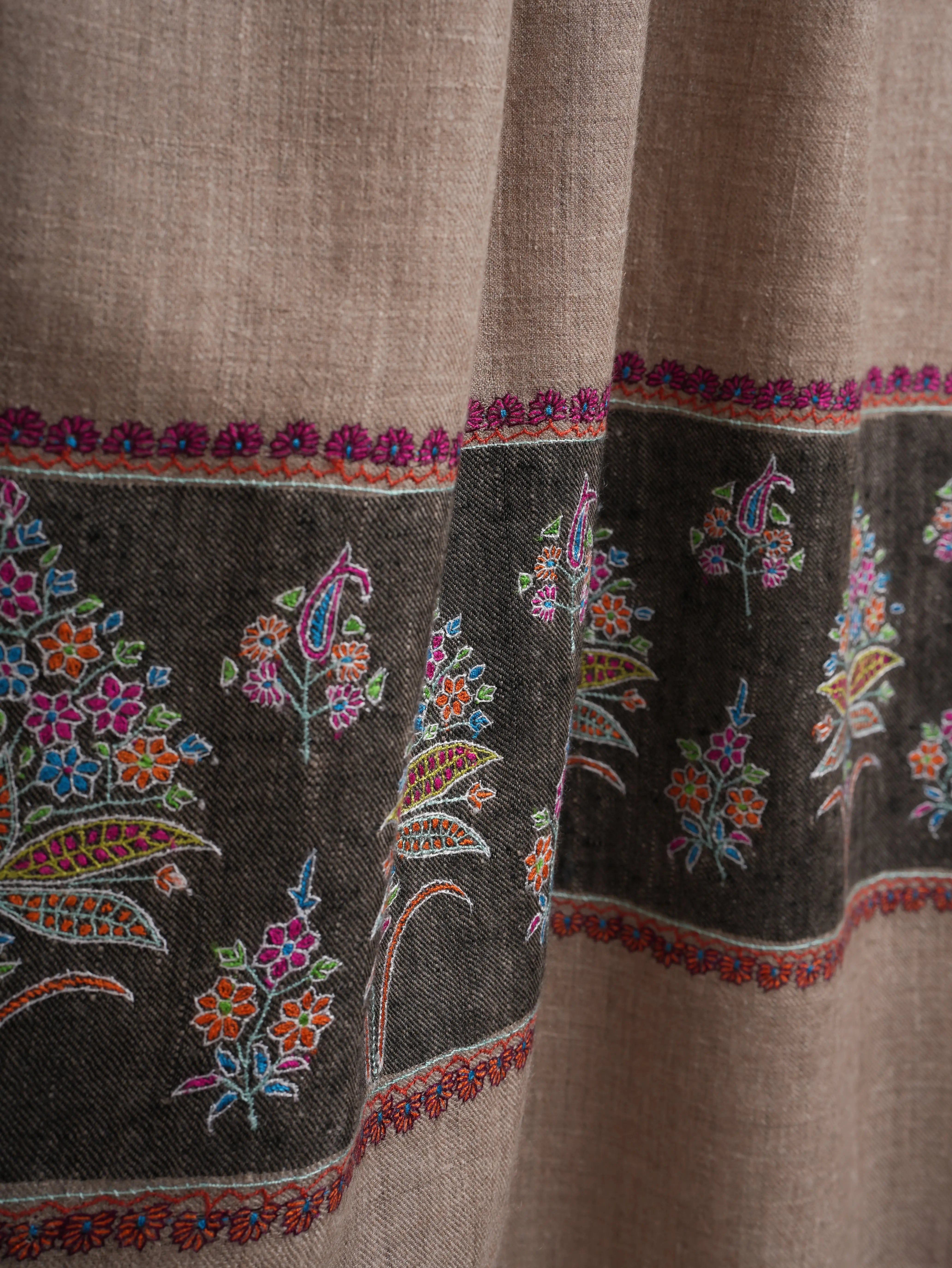 Natural Pashmina Shawl with Contrast Carbon Black Palla Shahkaar