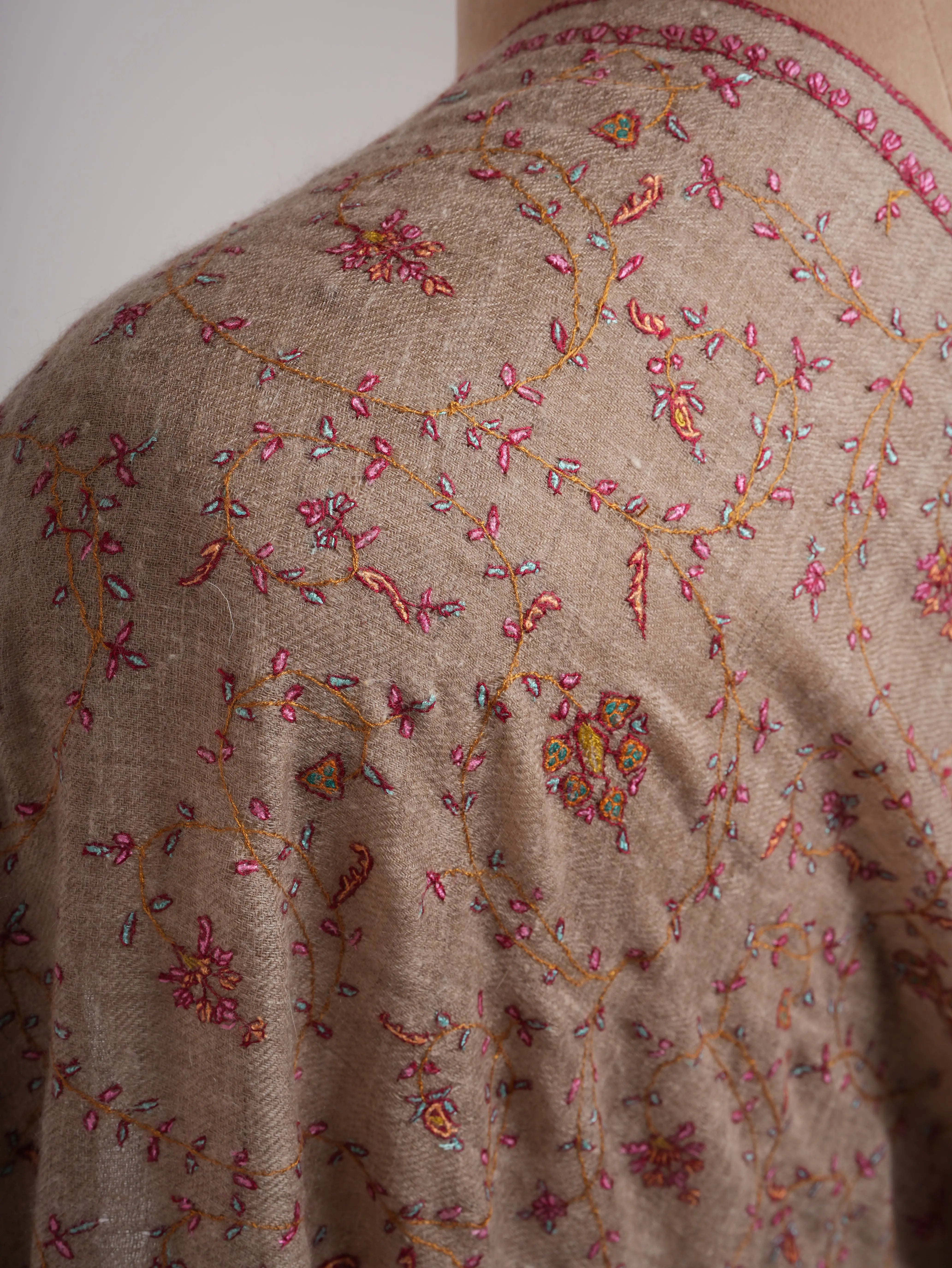 Natural Zati Handmade Featherlight Pure Pashmina Shawl Shahkaar