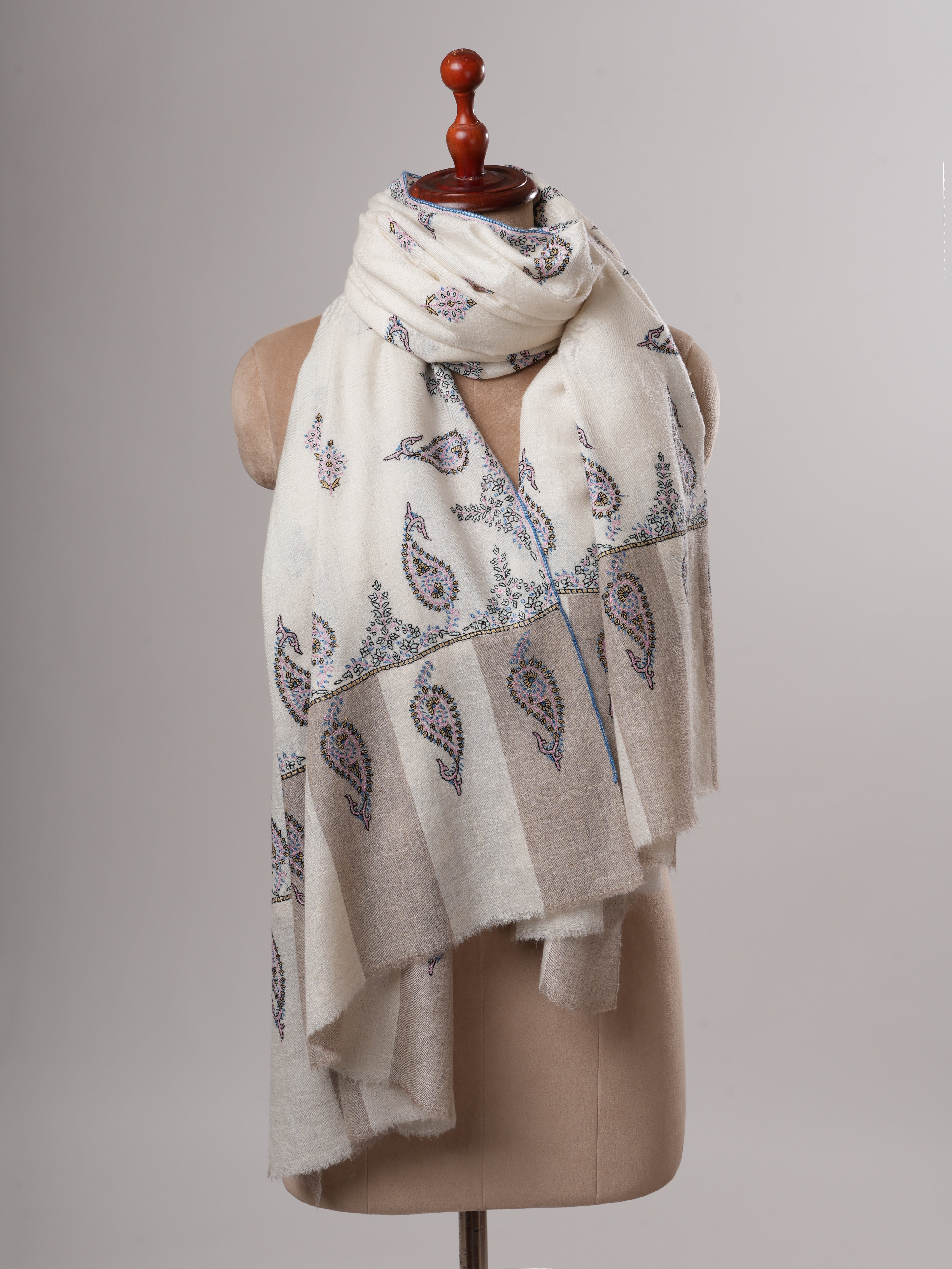 Paisley Floral Buteh Embroidered Kashmiri Pashmina Shawl – Handwoven Luxury Shahkaar