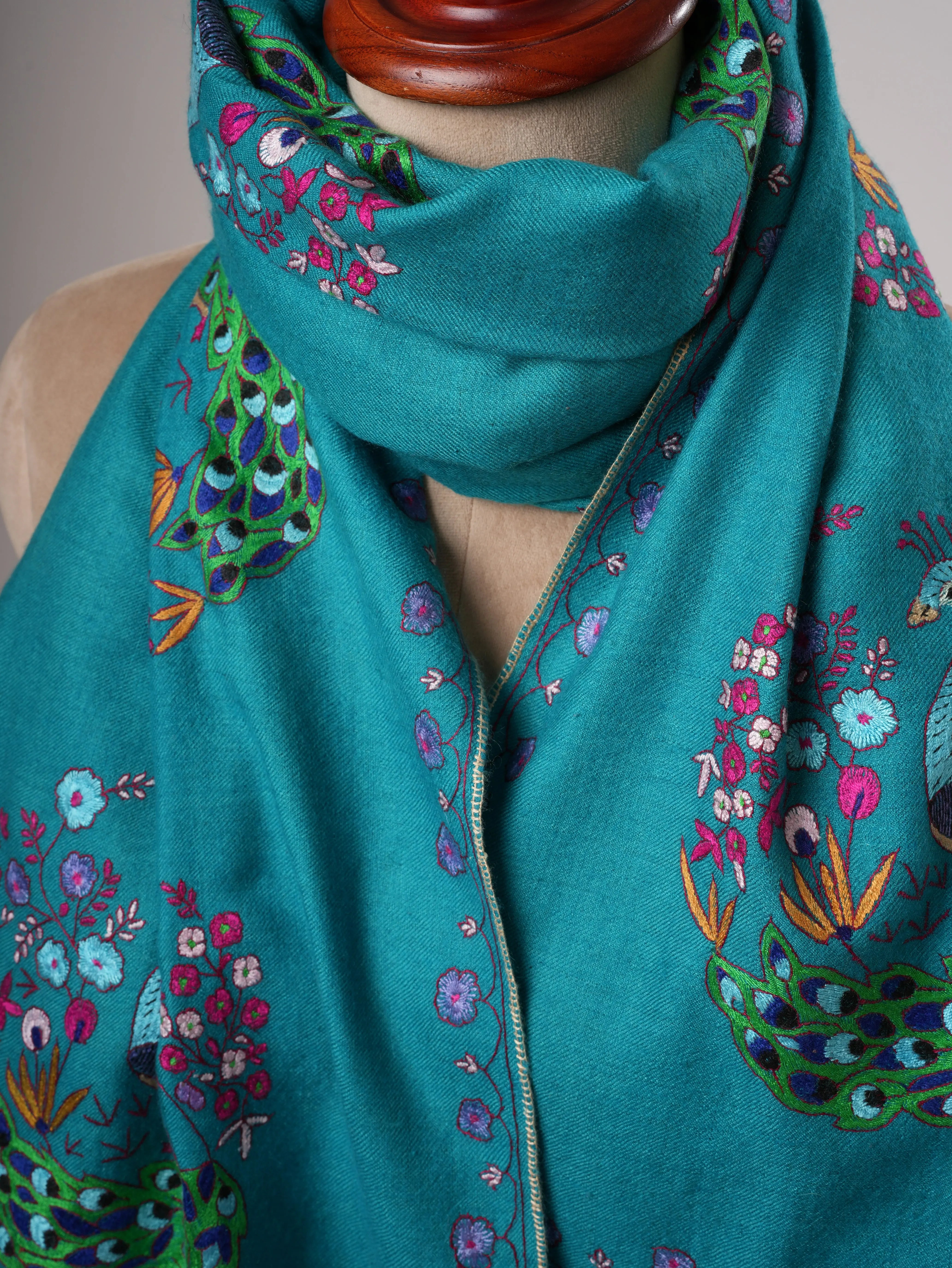Peacock Embroidered Daur Handwoven Pashmina Shawl Shahkaar