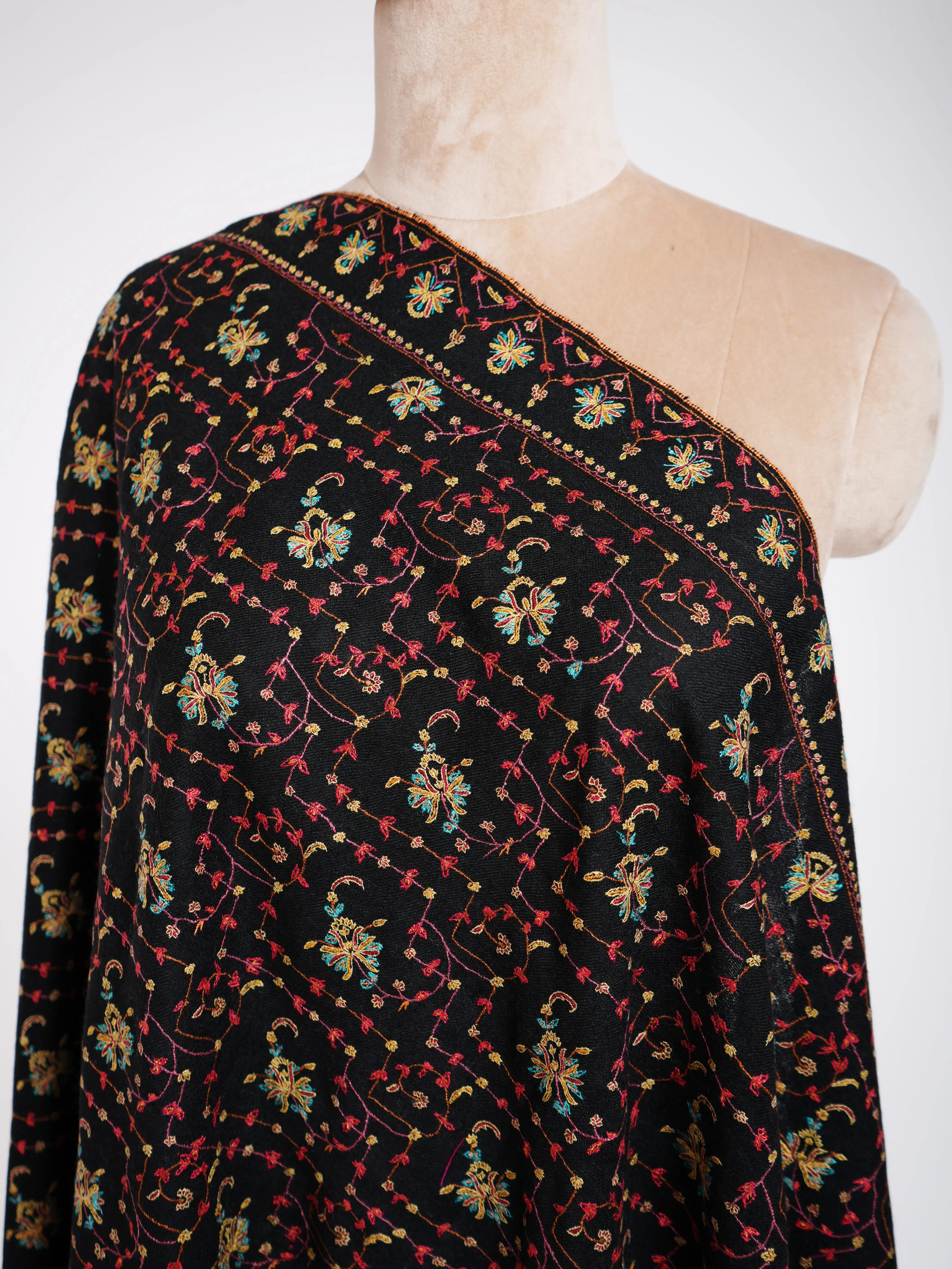 Pretty Black Kashmiri Pashmina Shawl Shahkaar