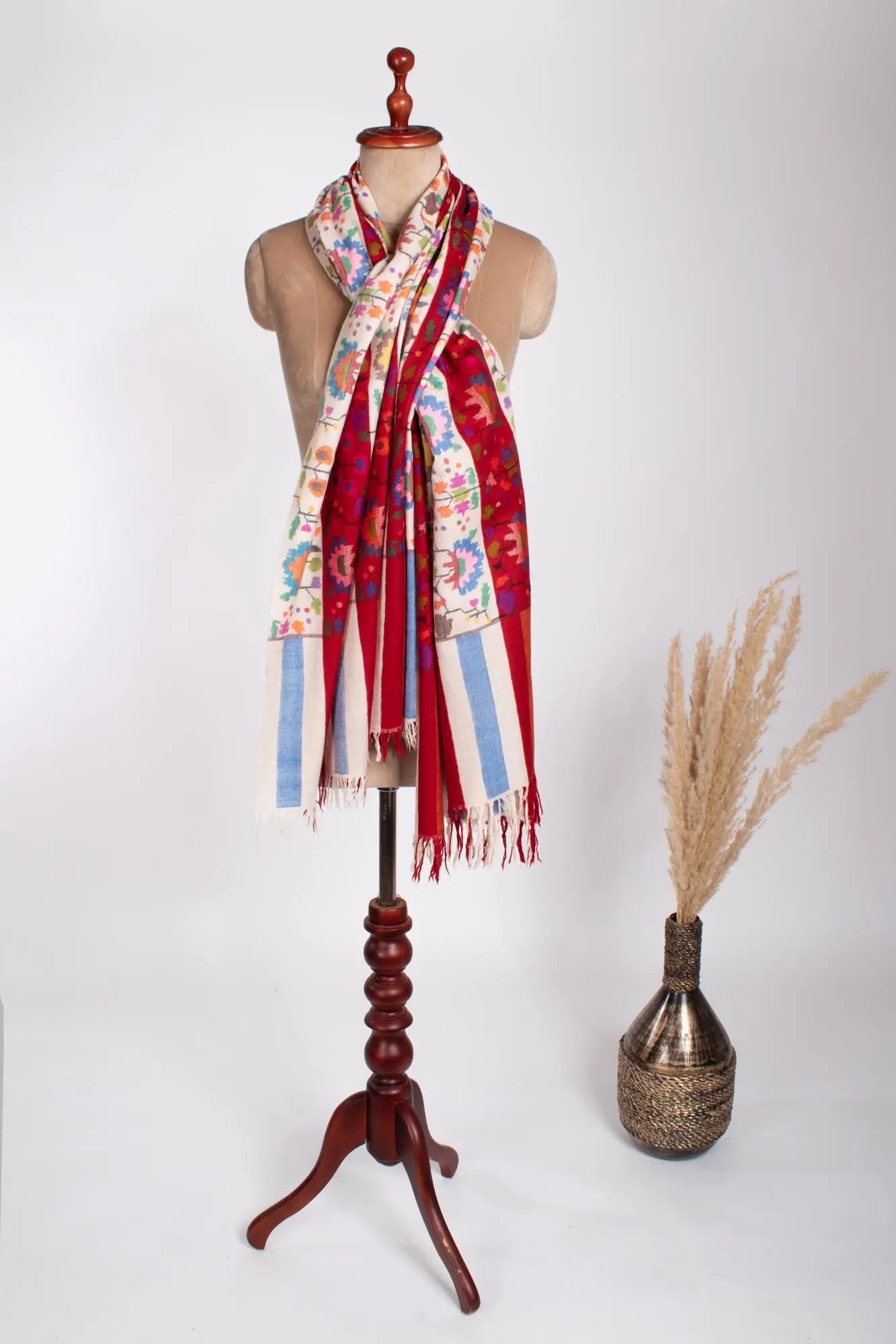 Red White Artistic Handloomed Kani Pashmina Shawl - AYLESBURY Shahkaar