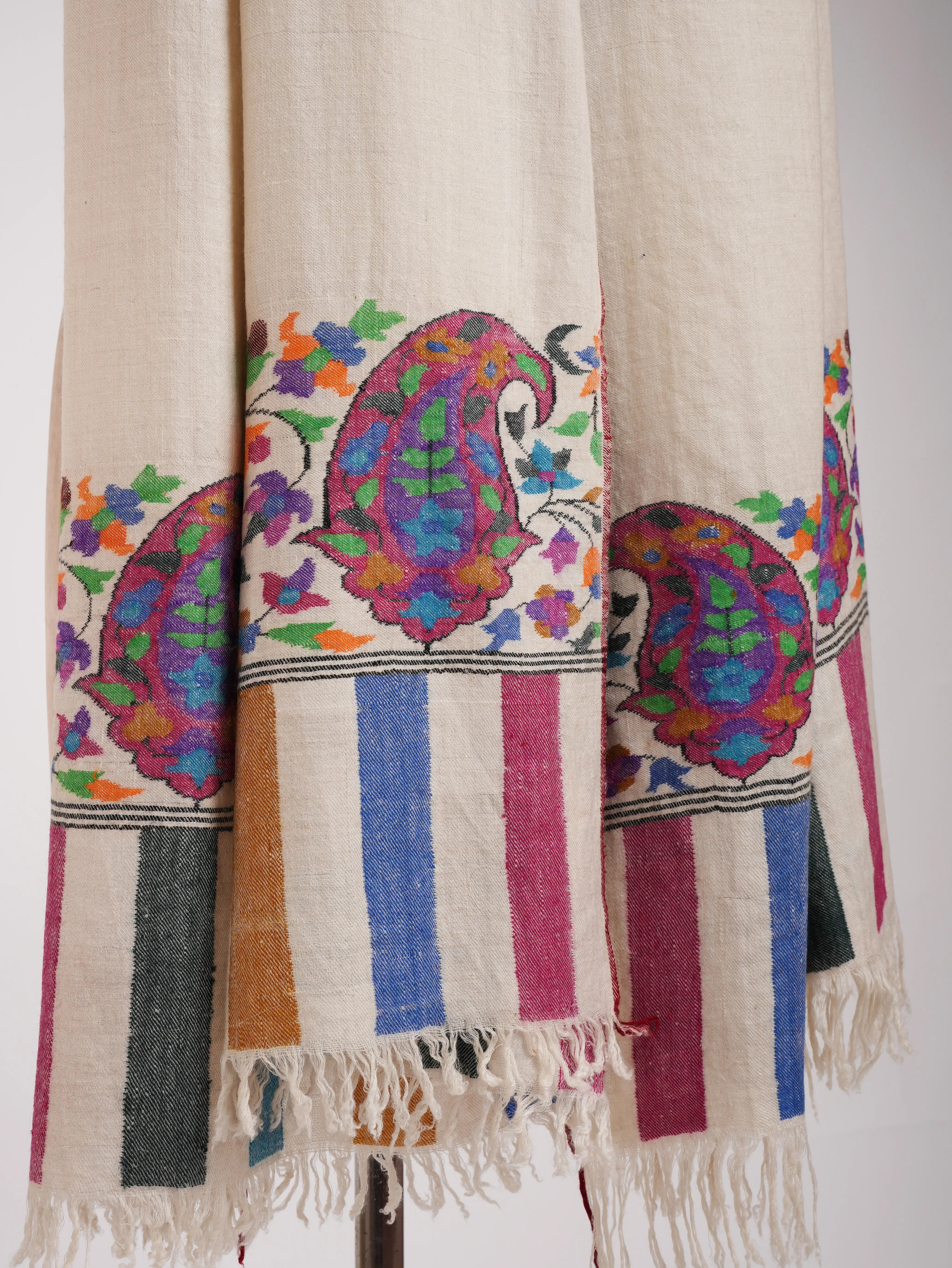 Royal Paisley Handwoven White Kani Pashmina Shawl Shahkaar