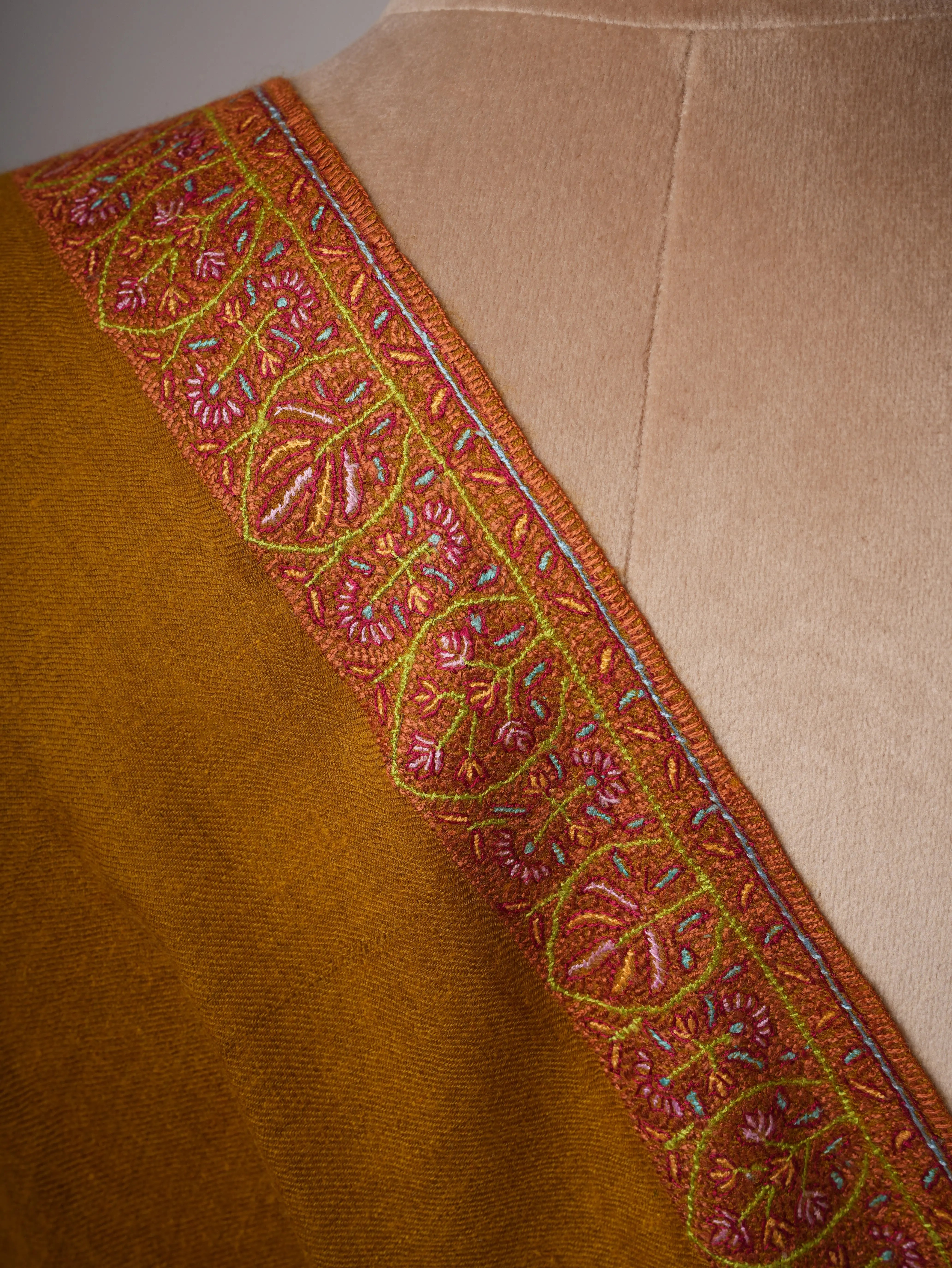 Soft Luxurious Hand Embroidered Neemdaur Kashmiri Pashmina Shawl Shahkaar