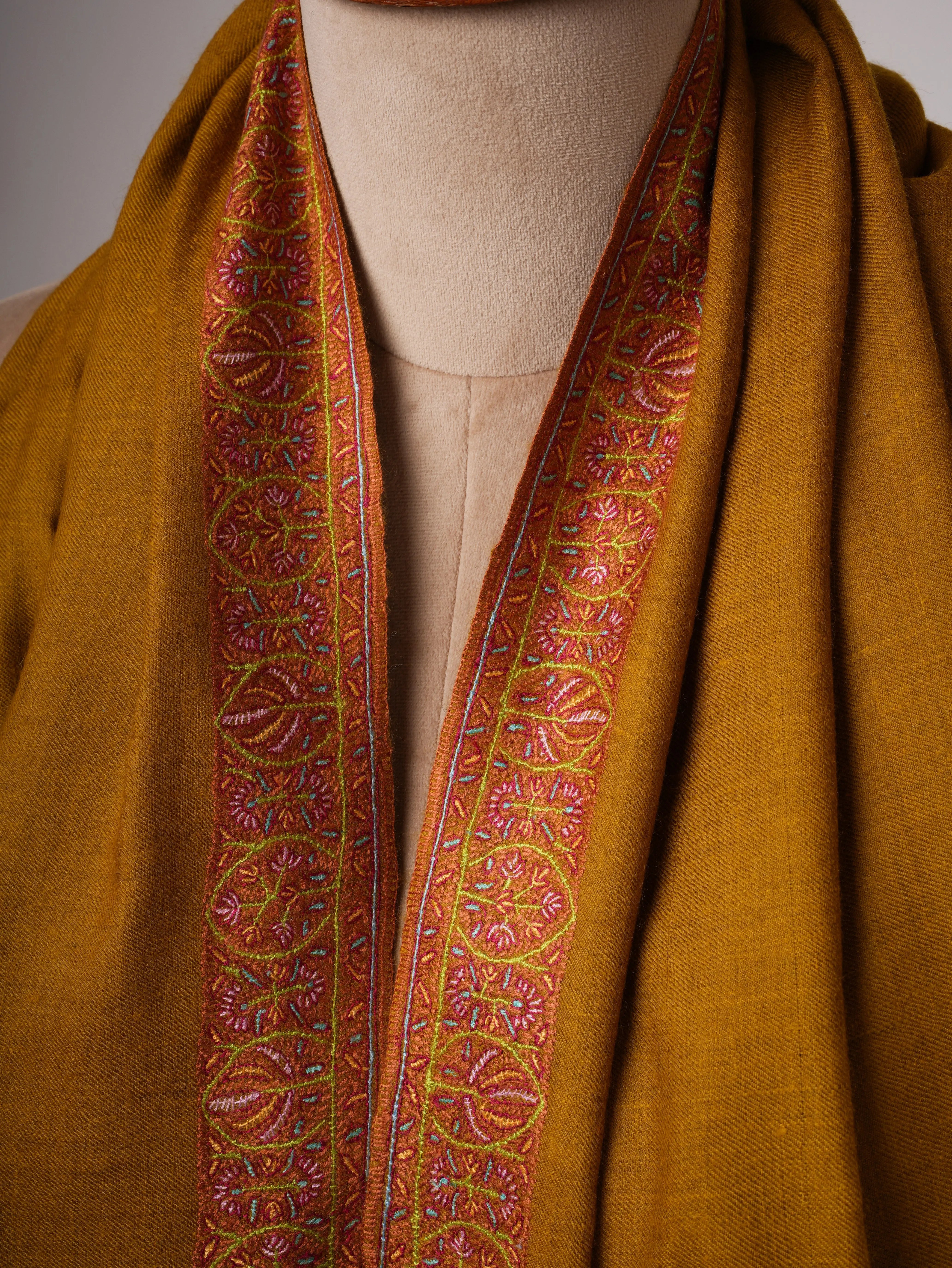 Soft Luxurious Hand Embroidered Neemdaur Kashmiri Pashmina Shawl Shahkaar