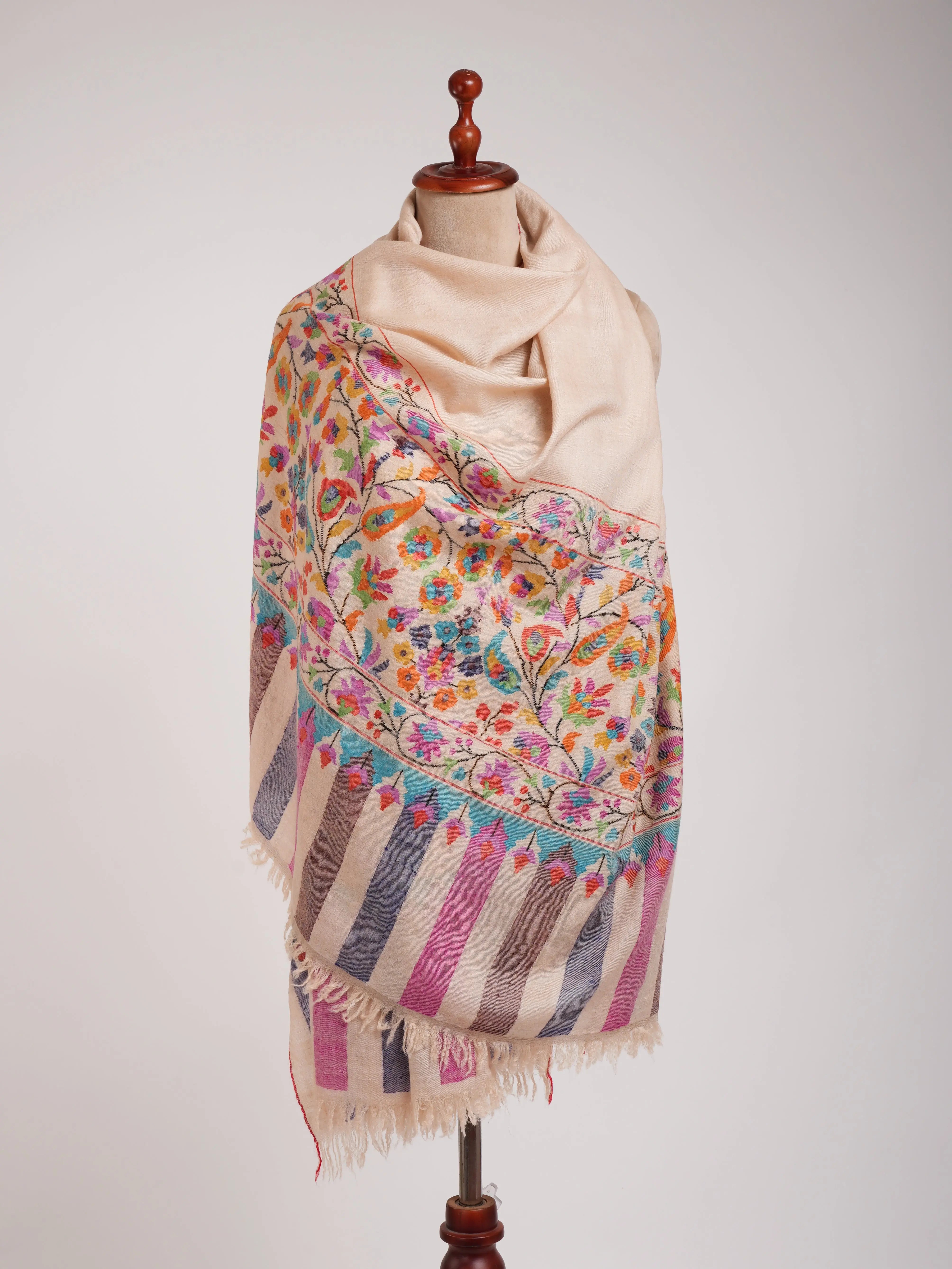 Soft handloomed Kashmiri Kani Pashmina Shawl Shahkaar