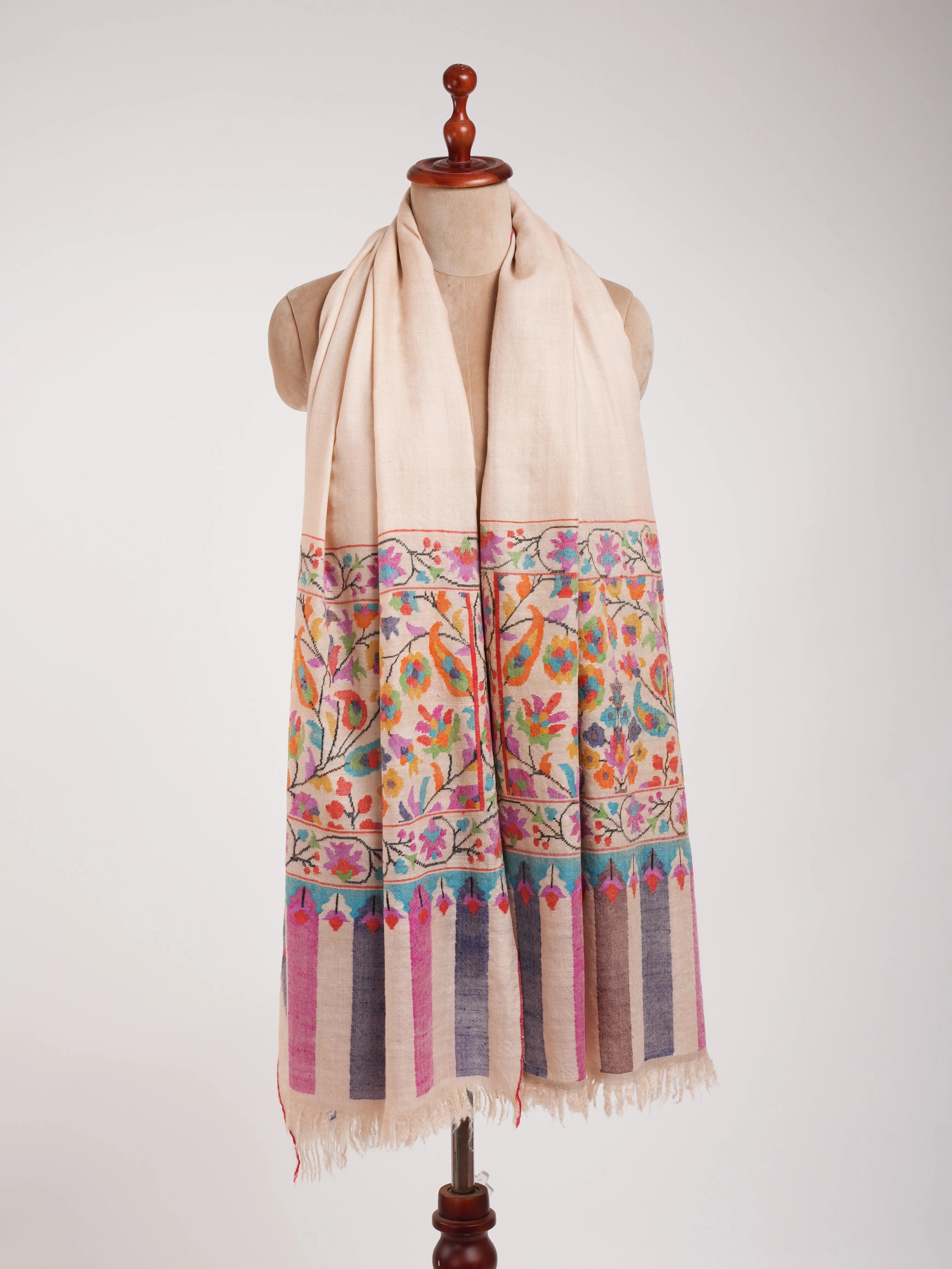 Soft handloomed Kashmiri Kani Pashmina Shawl Shahkaar