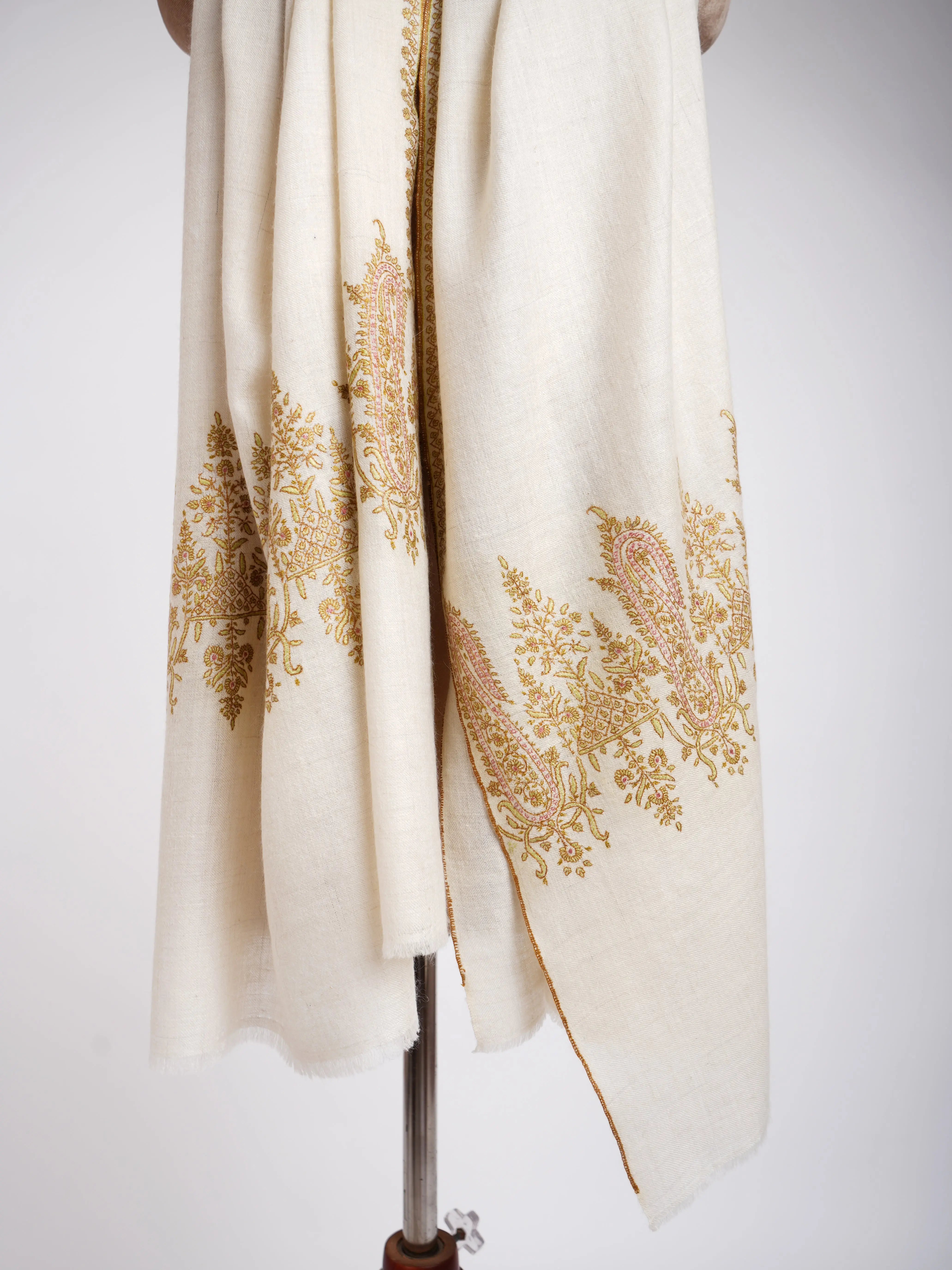Sozni Embroidery Ivory Handmade Pashmina Stole Shahkaar