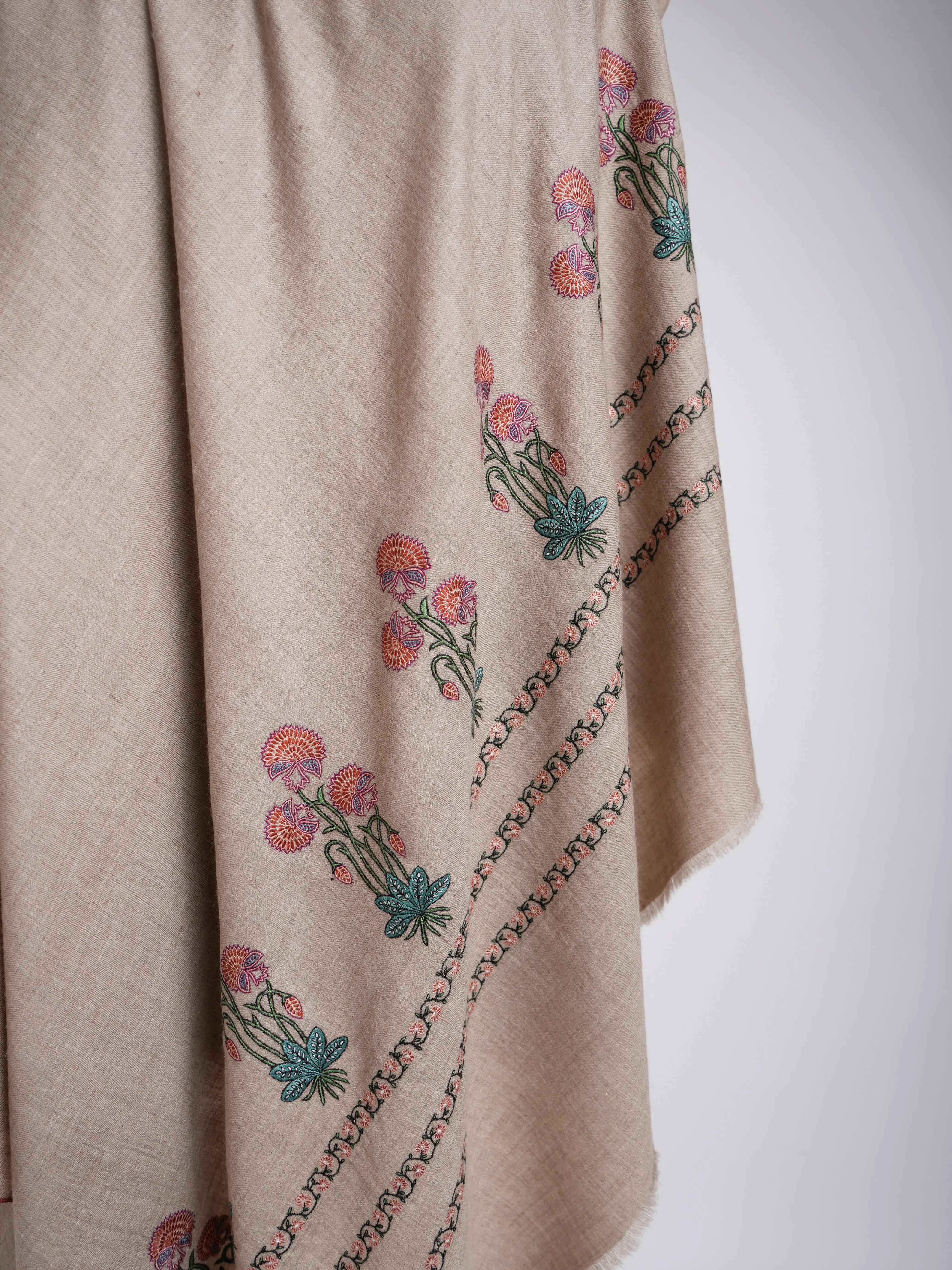 Sozni Palla Buti Hand Embroidered Pashmina Shawl Natural Shahkaar
