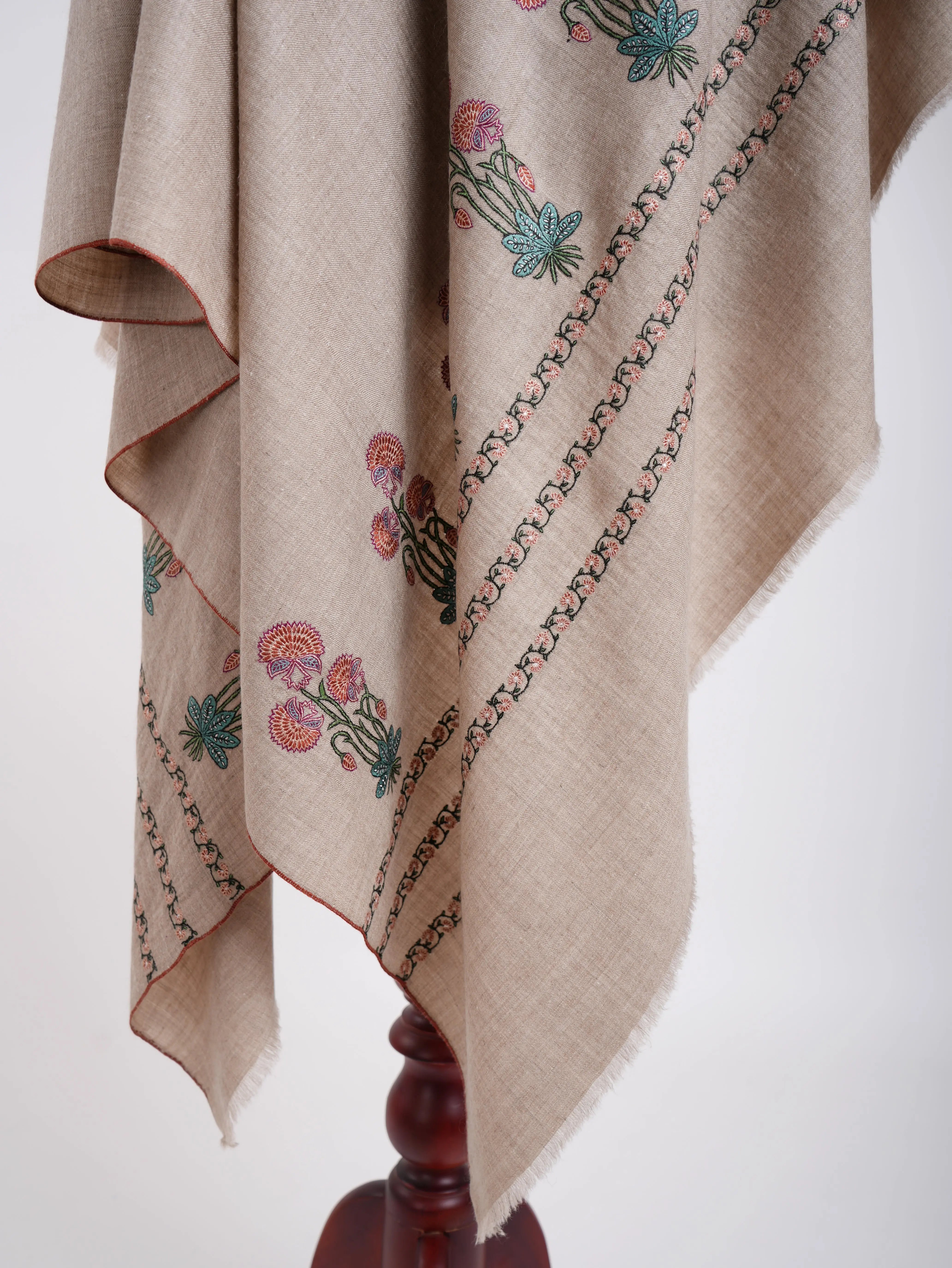 Sozni Palla Buti Hand Embroidered Pashmina Shawl Natural Shahkaar