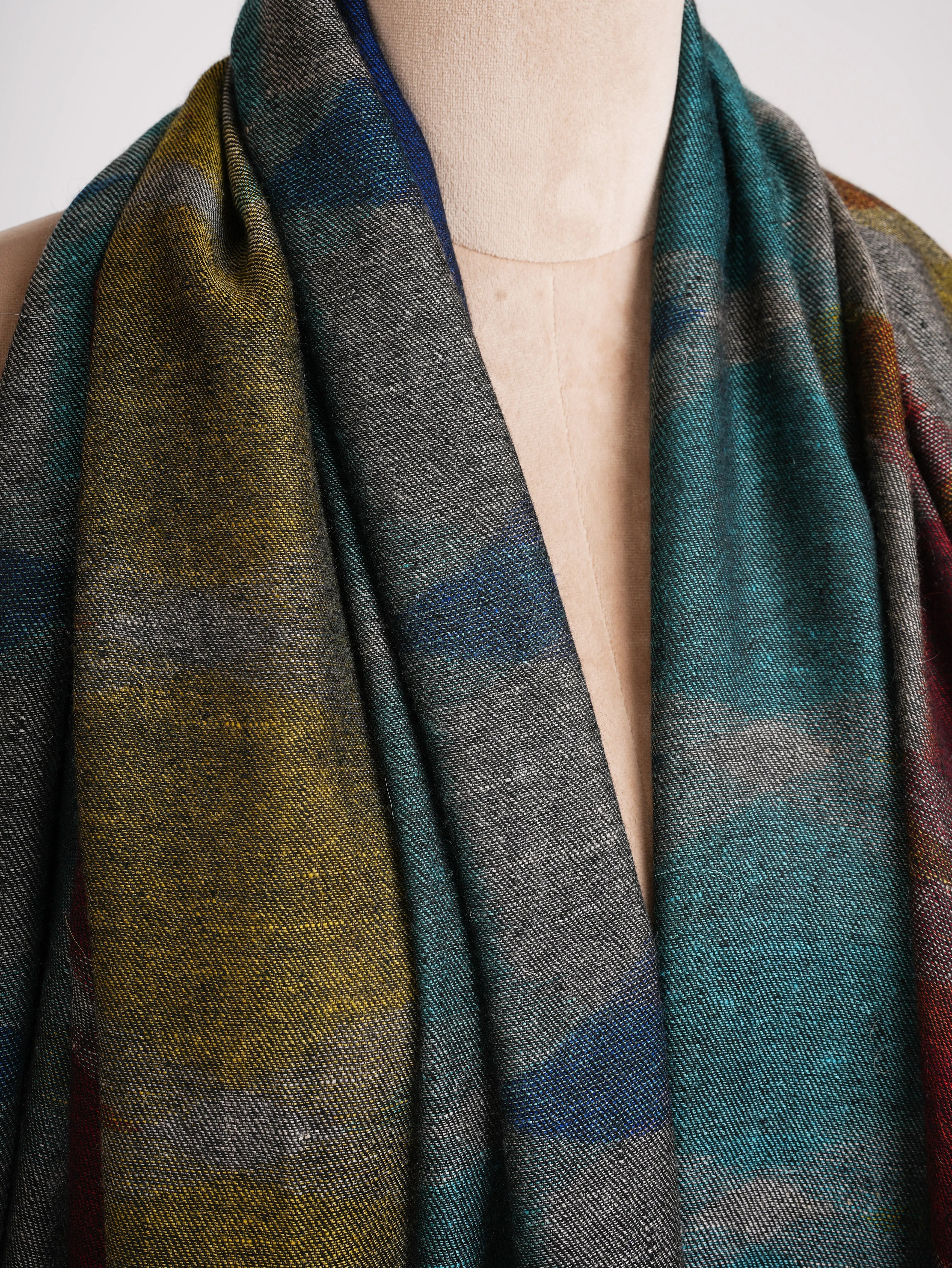 Space Dye Handwoven Stylish Pashmina Shawl Shahkaar