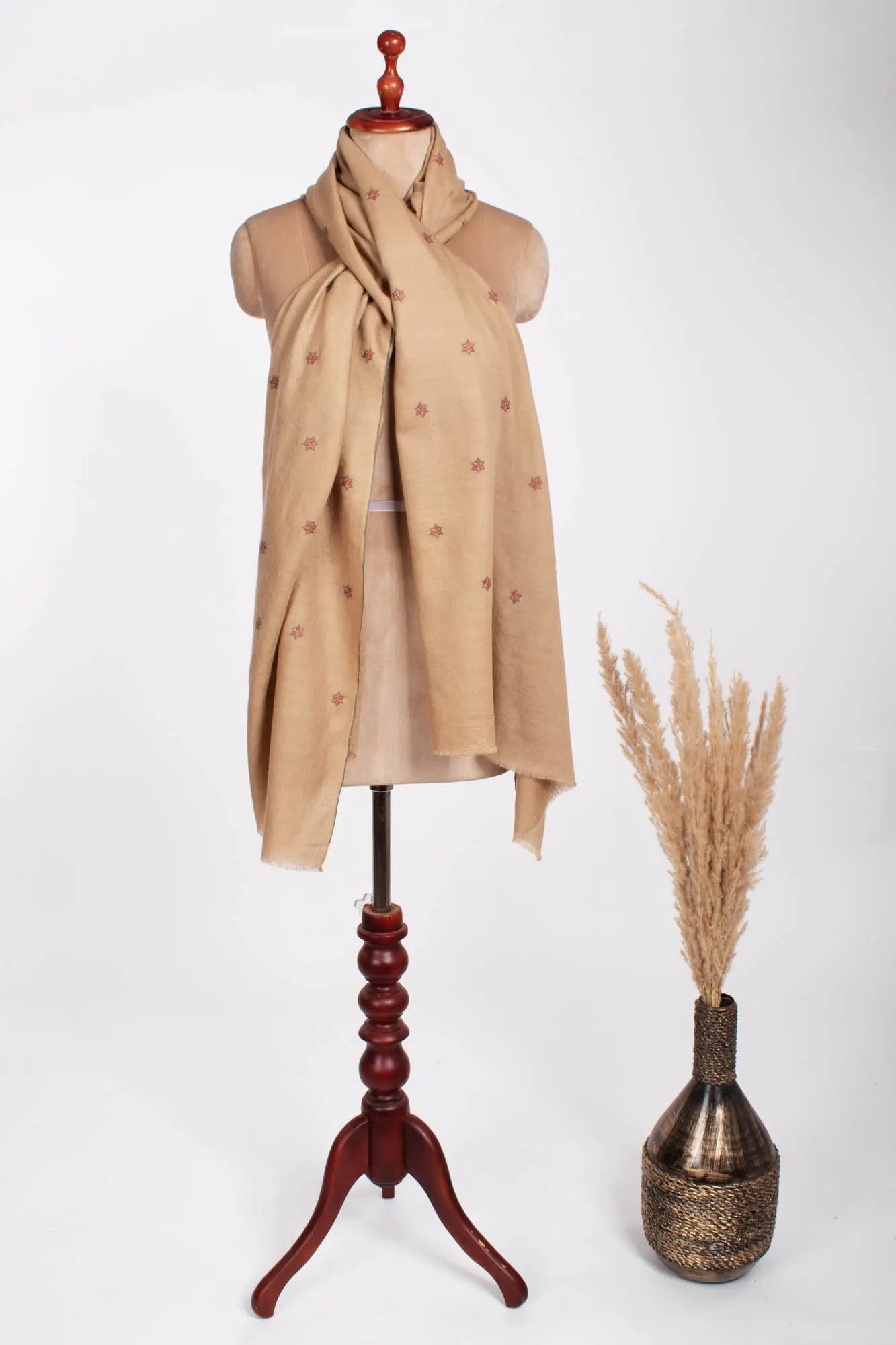 Star Embroidered Pashmina Shawl with a Minimalist Touch - BARSTOW Shahkaar
