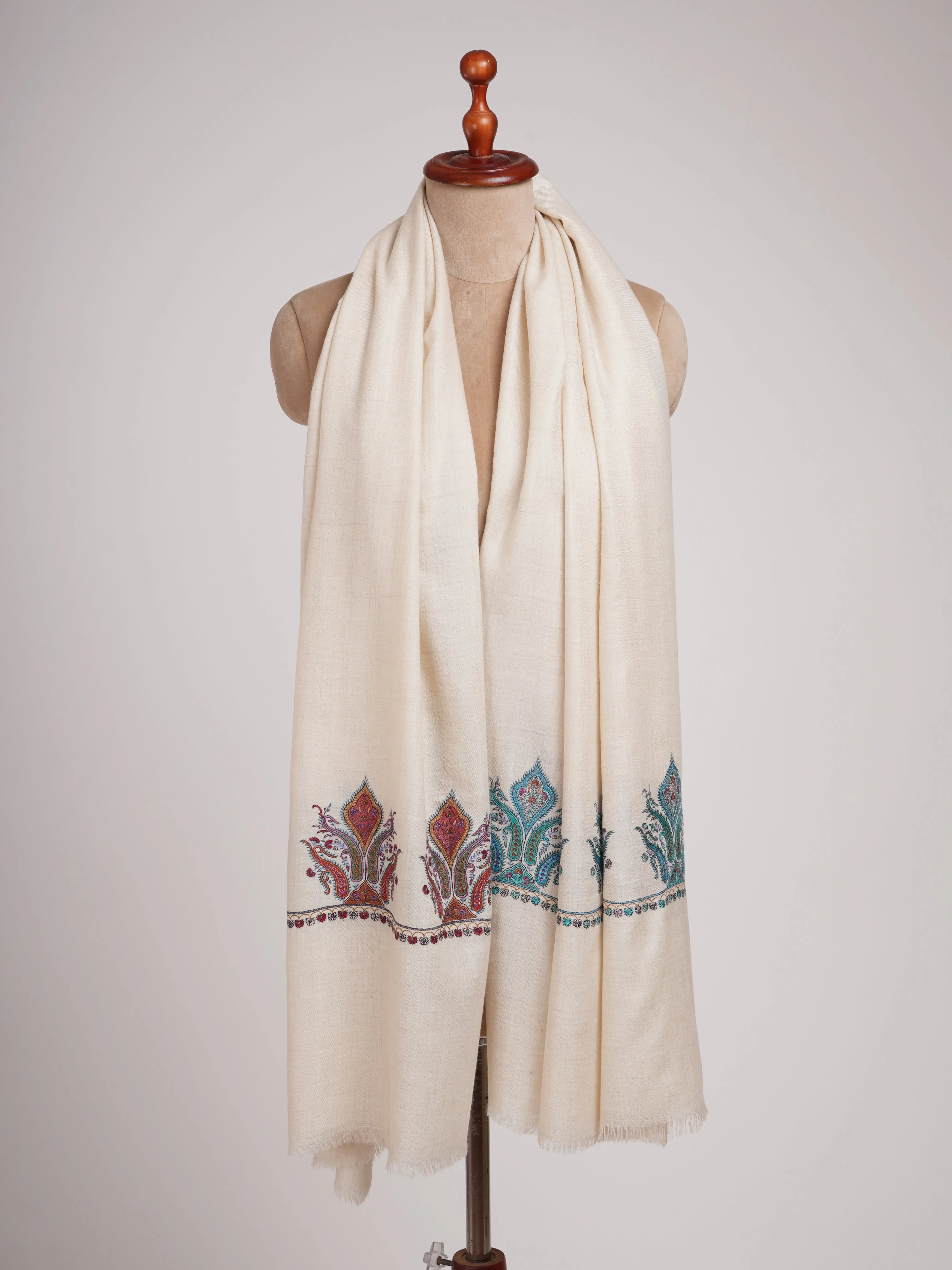White Aksi Palla Embroidered  Pashmina Shawl Shahkaar