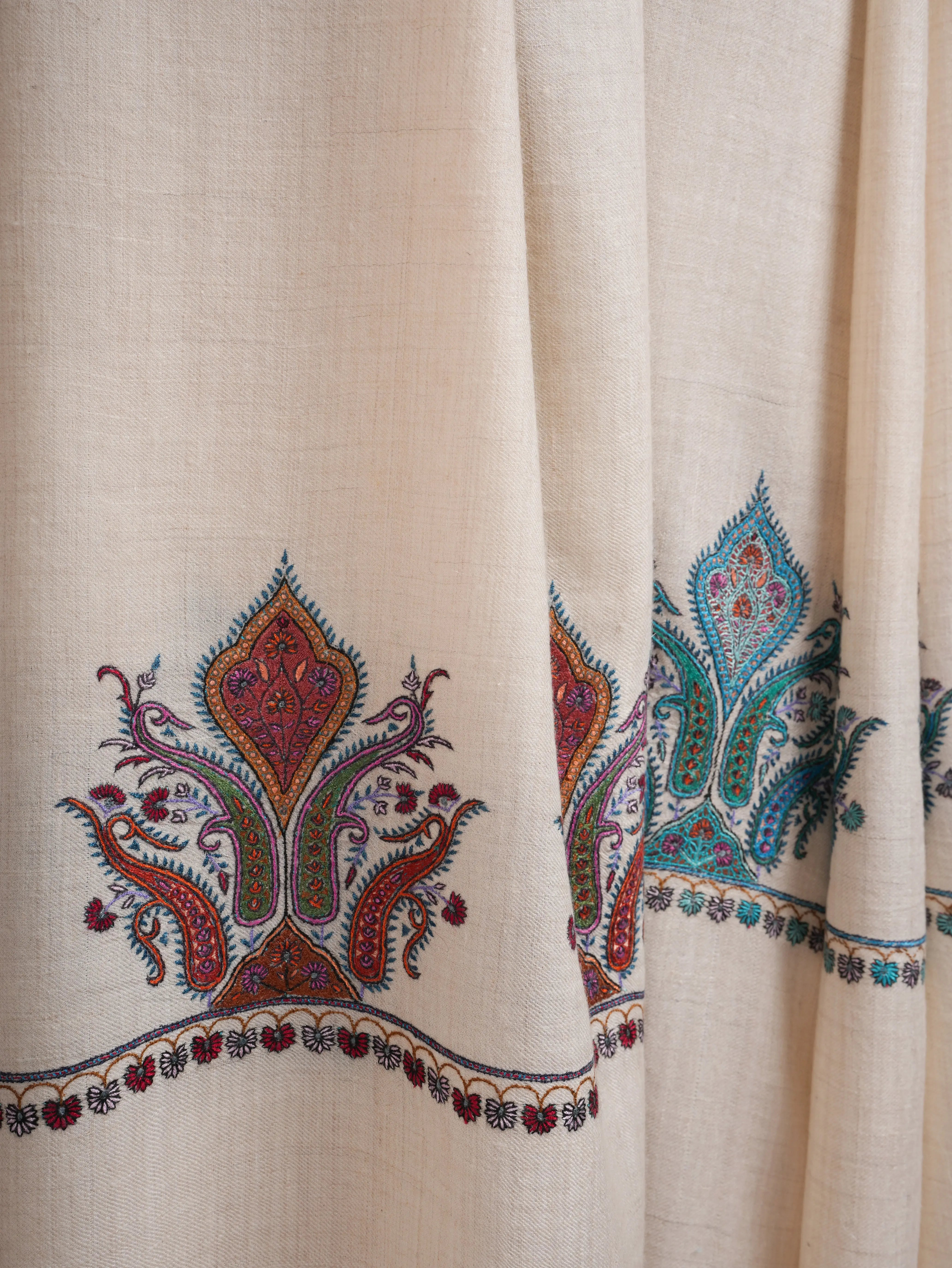 White Aksi Palla Embroidered  Pashmina Shawl Shahkaar