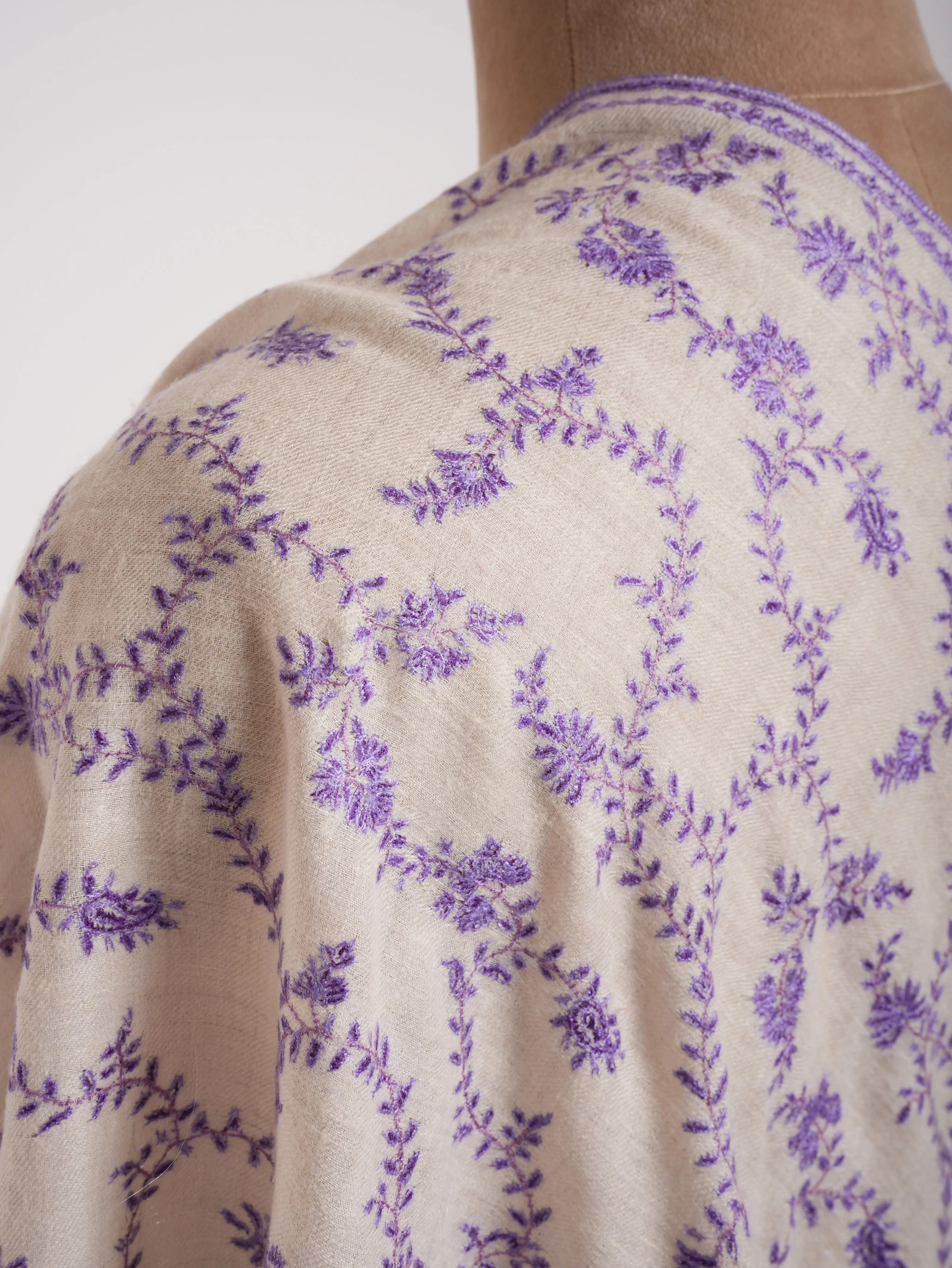 White Indian Warm Cashmere Stole with Sozni Embroidery Shahkaar