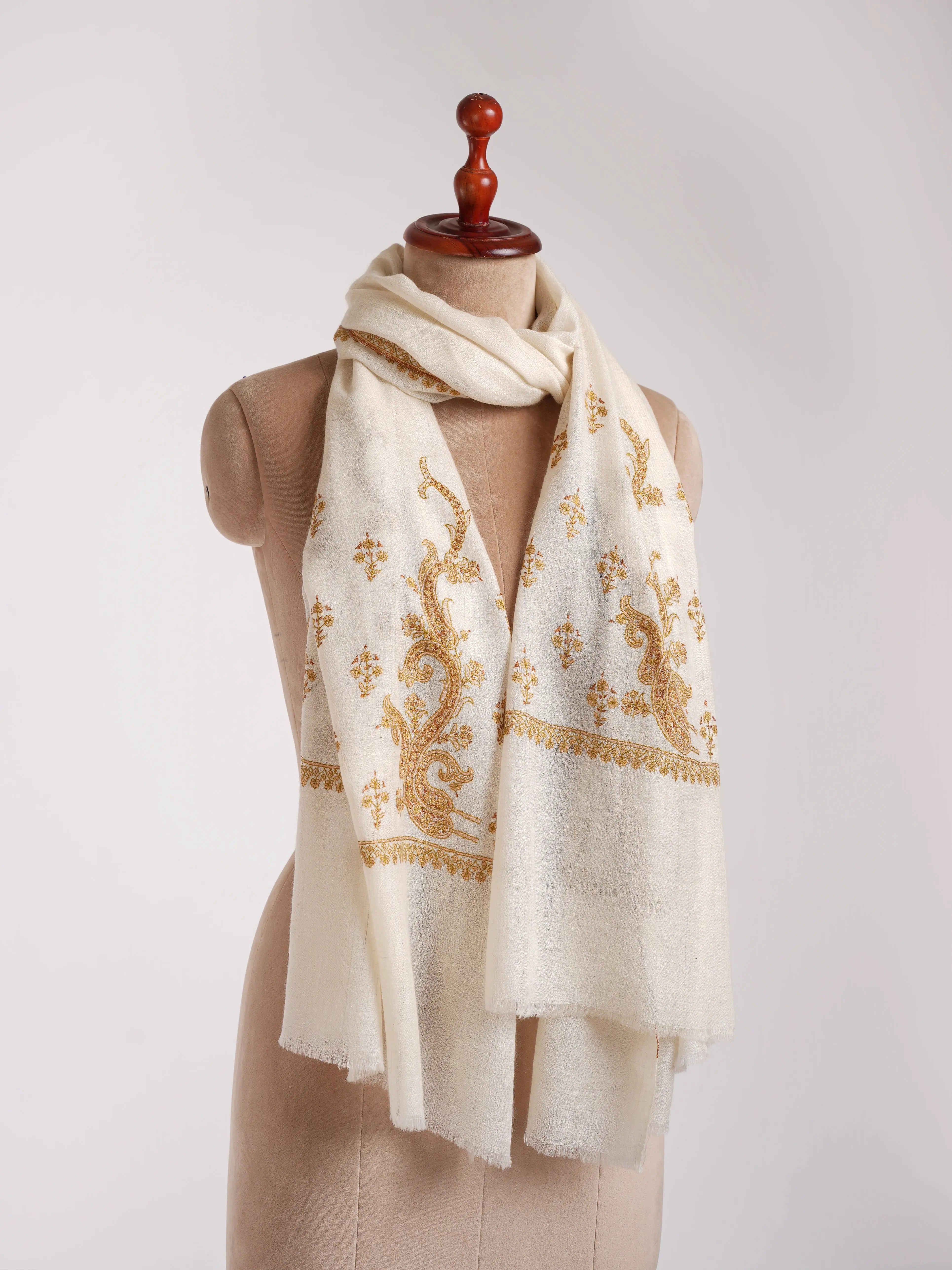 White Sozni Embroidered Kashmiri Cashmere Stole Shahkaar