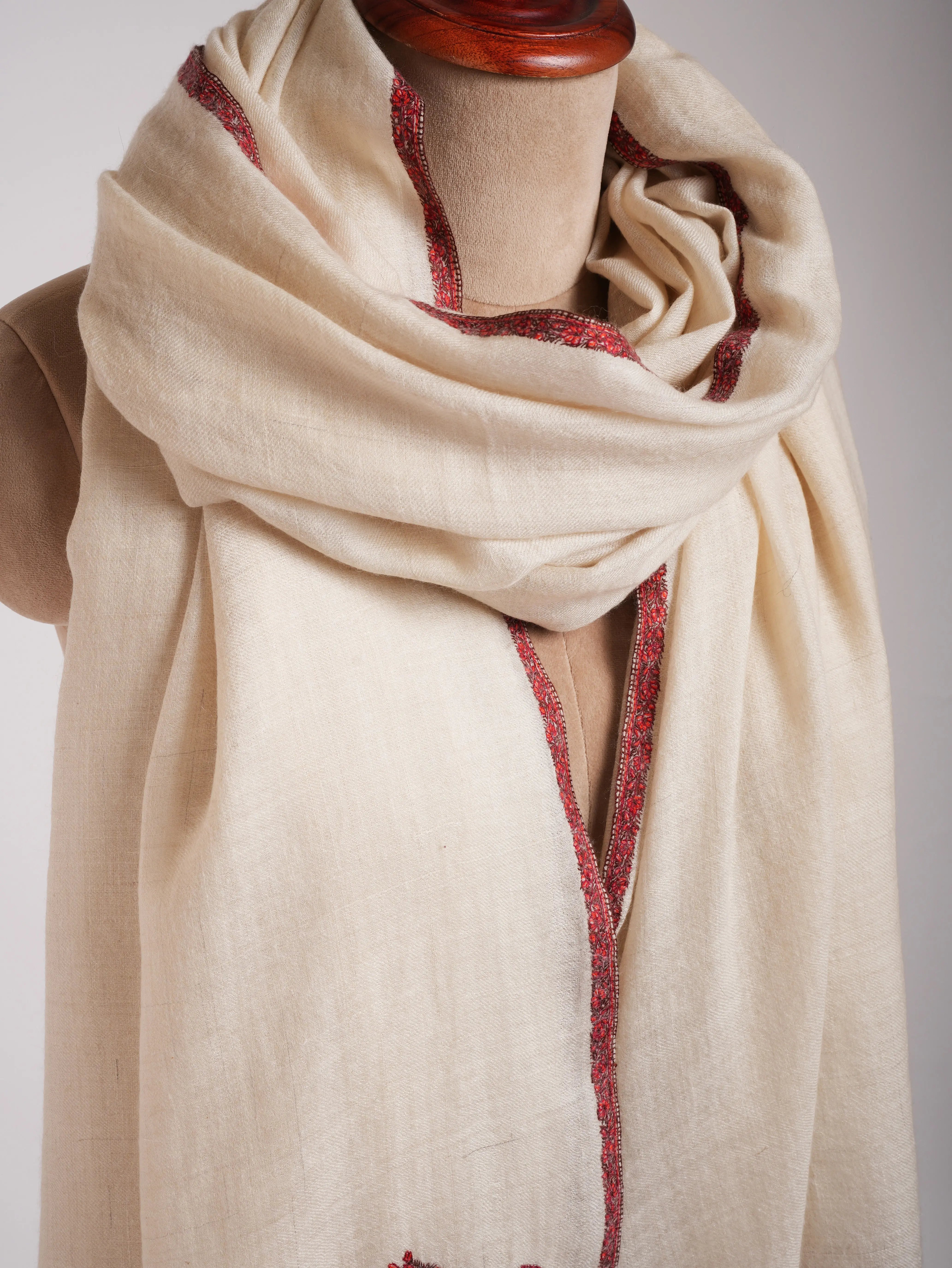 White Sozni Embroidered Kashmiri XL Pashmina Shawl Shahkaar