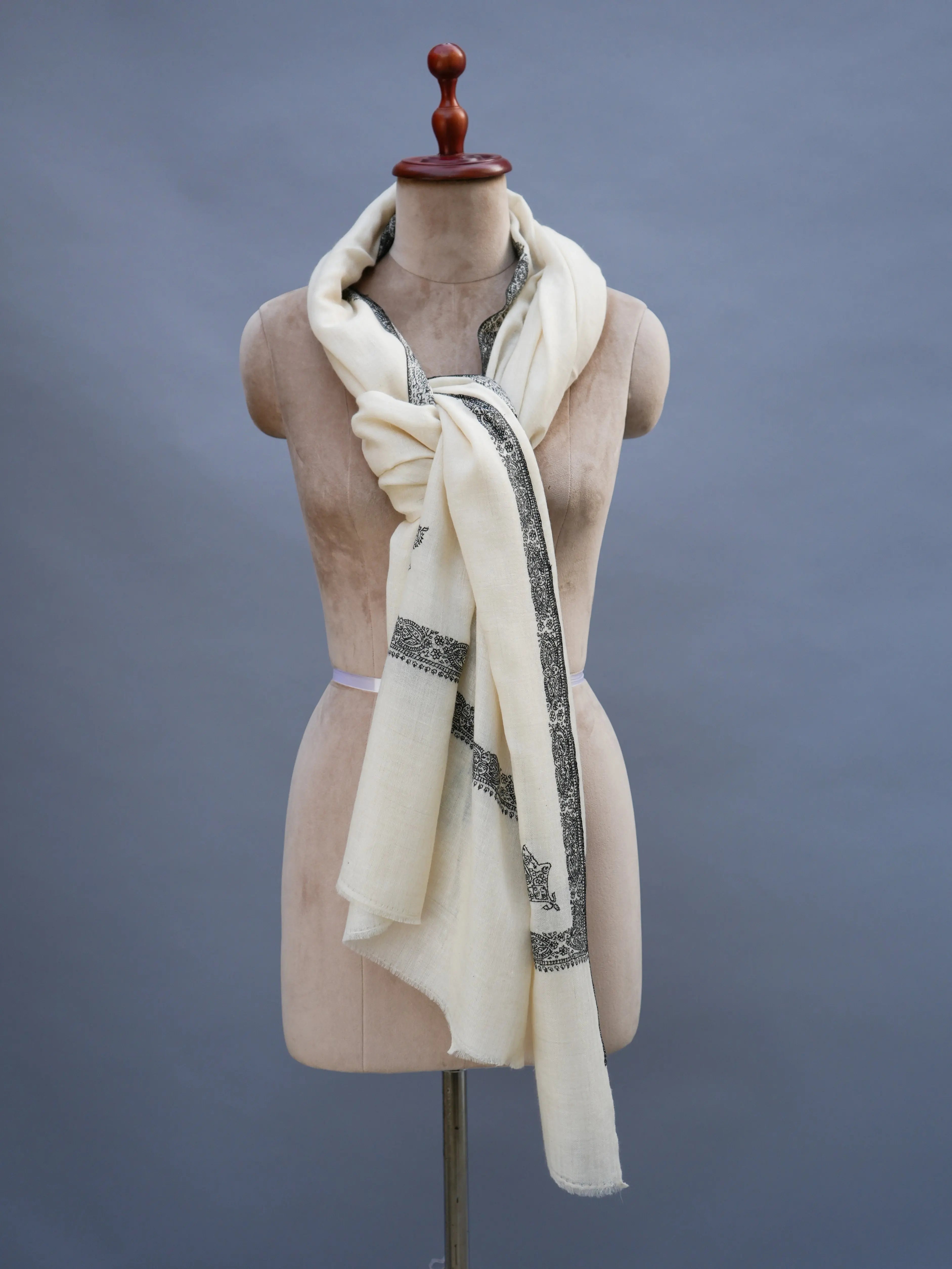 White with Black Kashmiri Pashmina Shawl Shahkaar