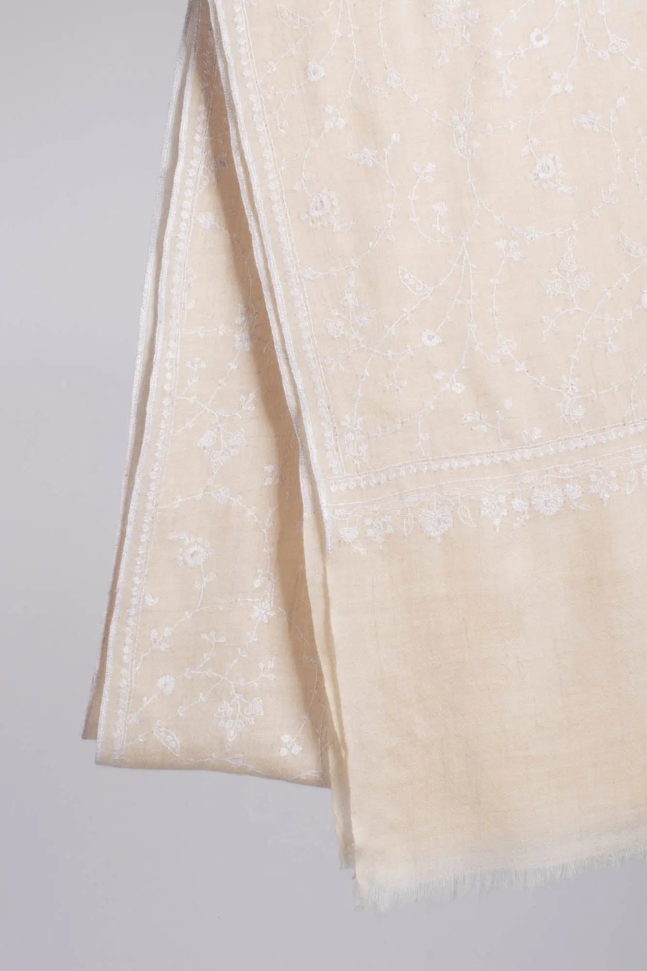 White with White Kashmiri Pashmina Shawl - AJO Shahkaar