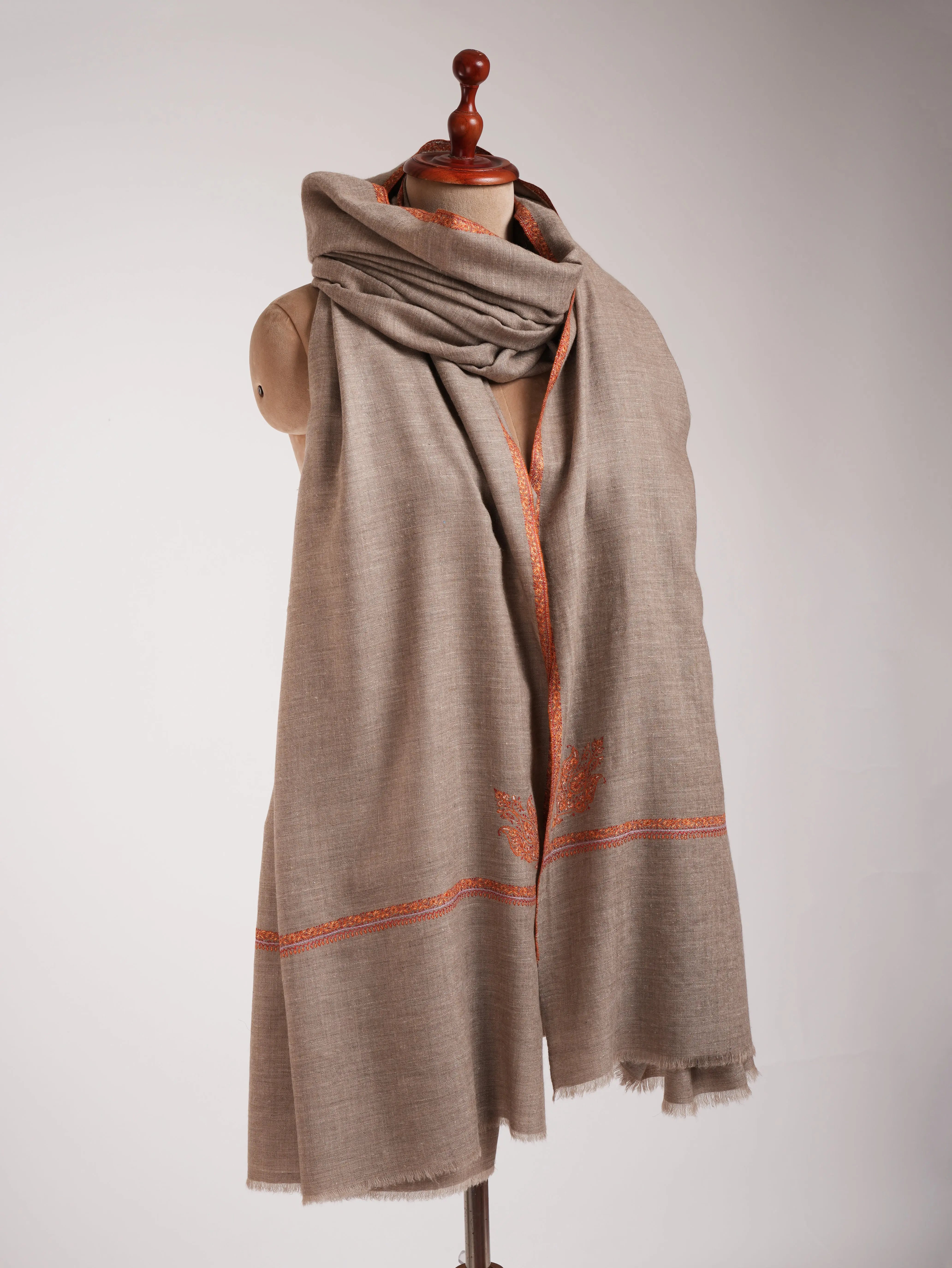 XL Natural Grey Sozni Embroidered Pure Pashmina Shawl Shahkaar