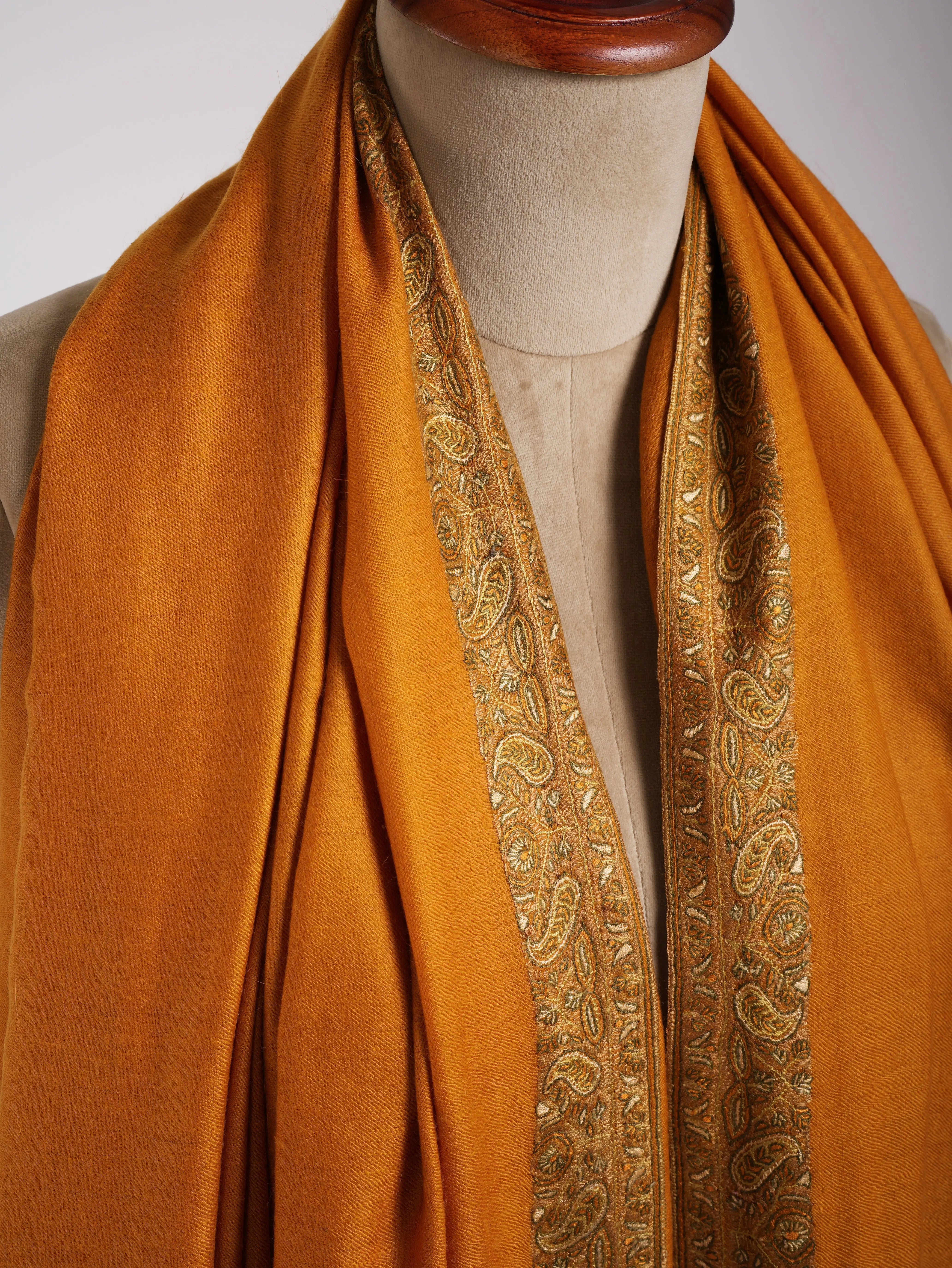 XL Sozni Embroidered Daur Dar Saffron Color Pure Pashmina Shawl Shahkaar