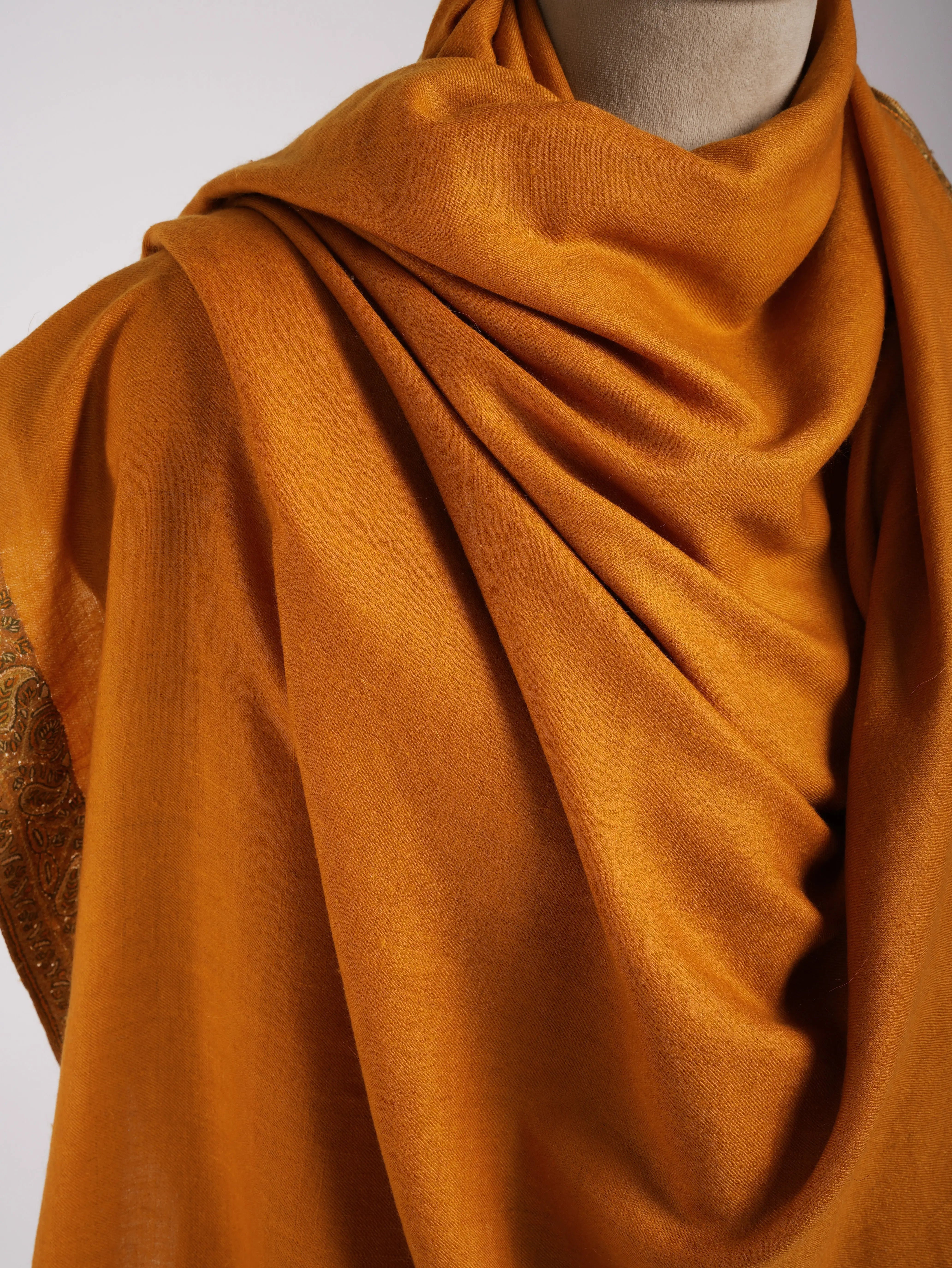 XL Sozni Embroidered Daur Dar Saffron Color Pure Pashmina Shawl Shahkaar