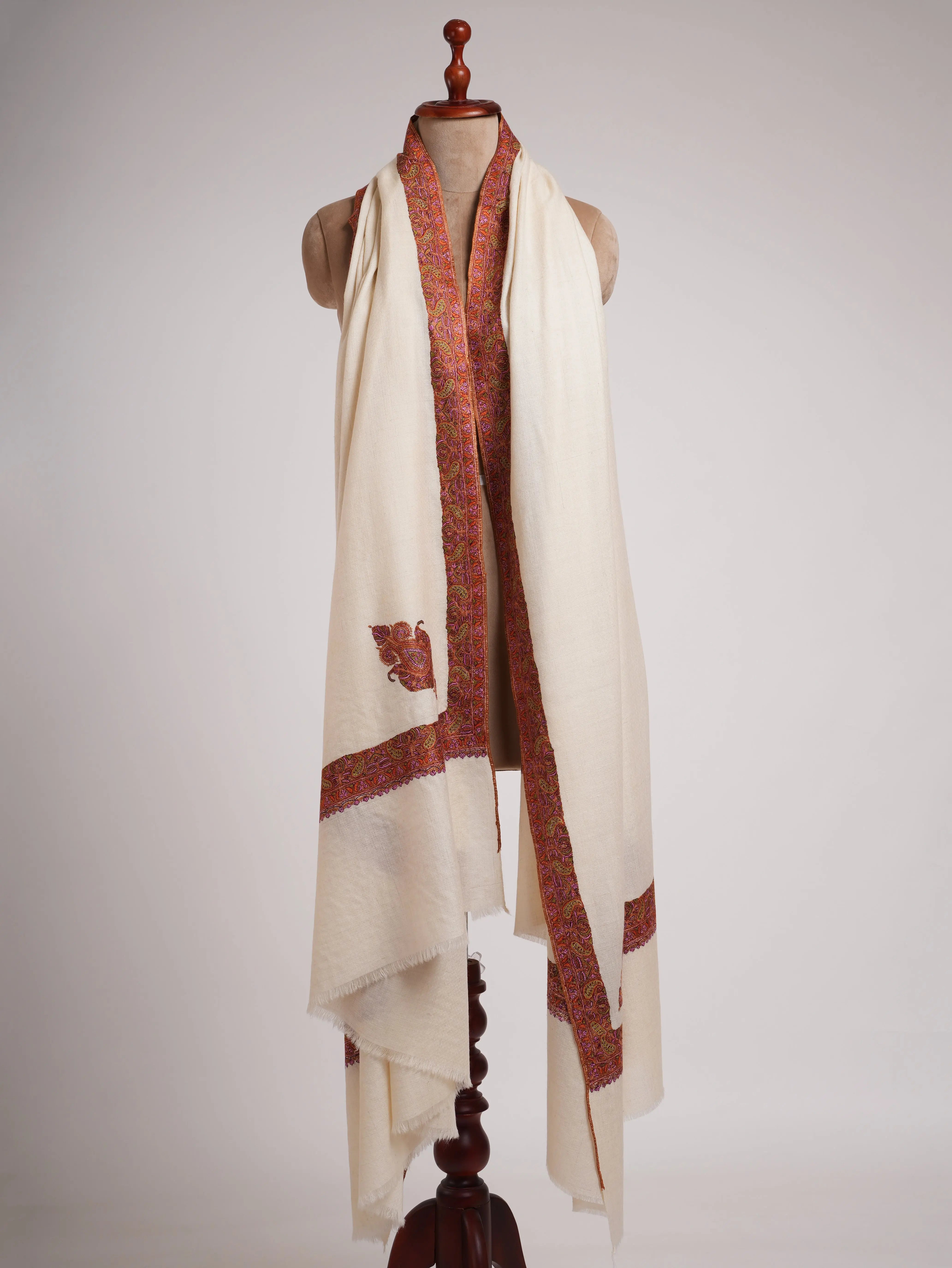 XL White Daur Dar Sozni Embroidered Cashmere Pashmina Shahkaar