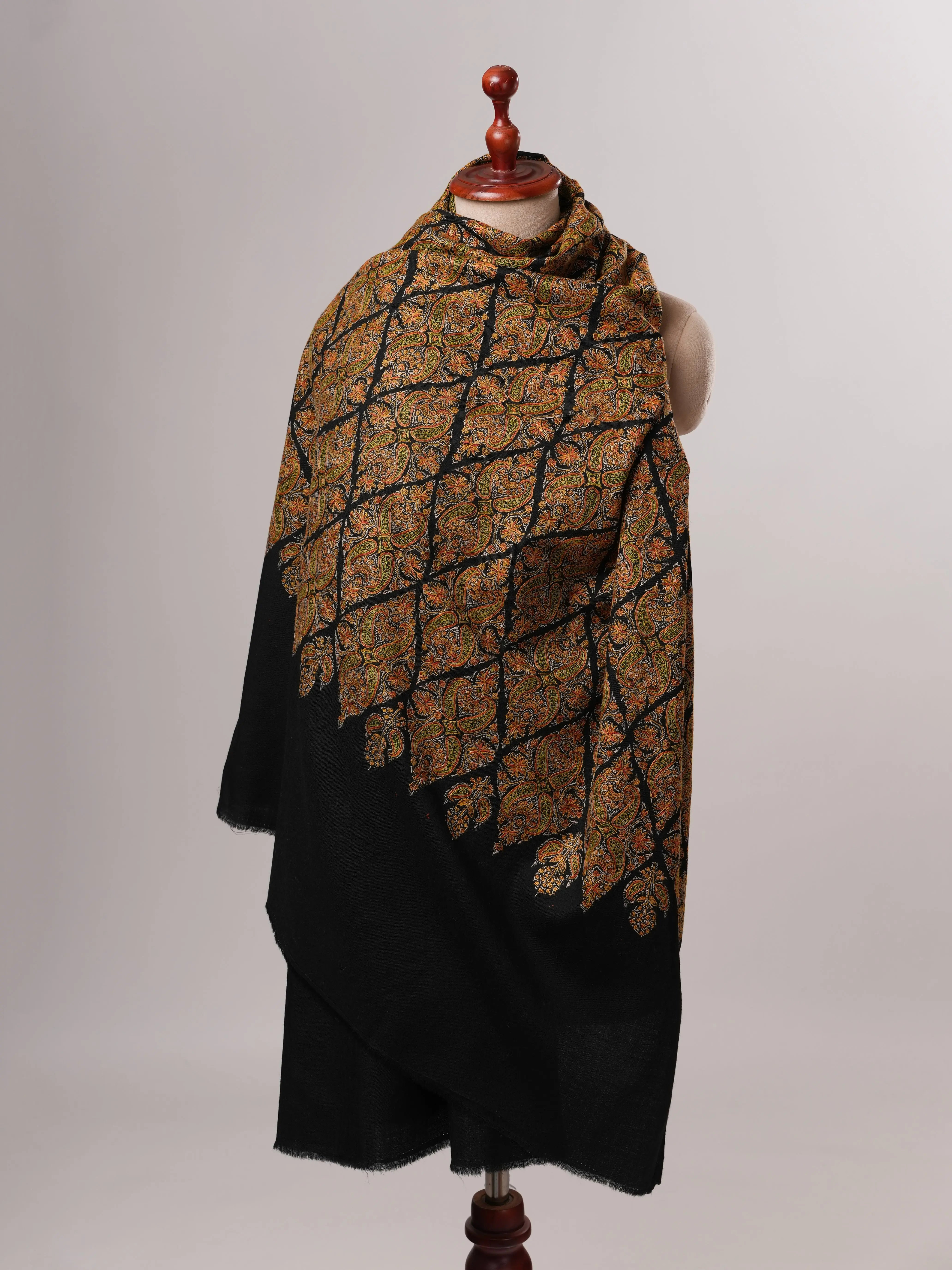 Classic Black Jamavar Fine Wool Shawl with Intricate Sozni Embroidery Shahkaar