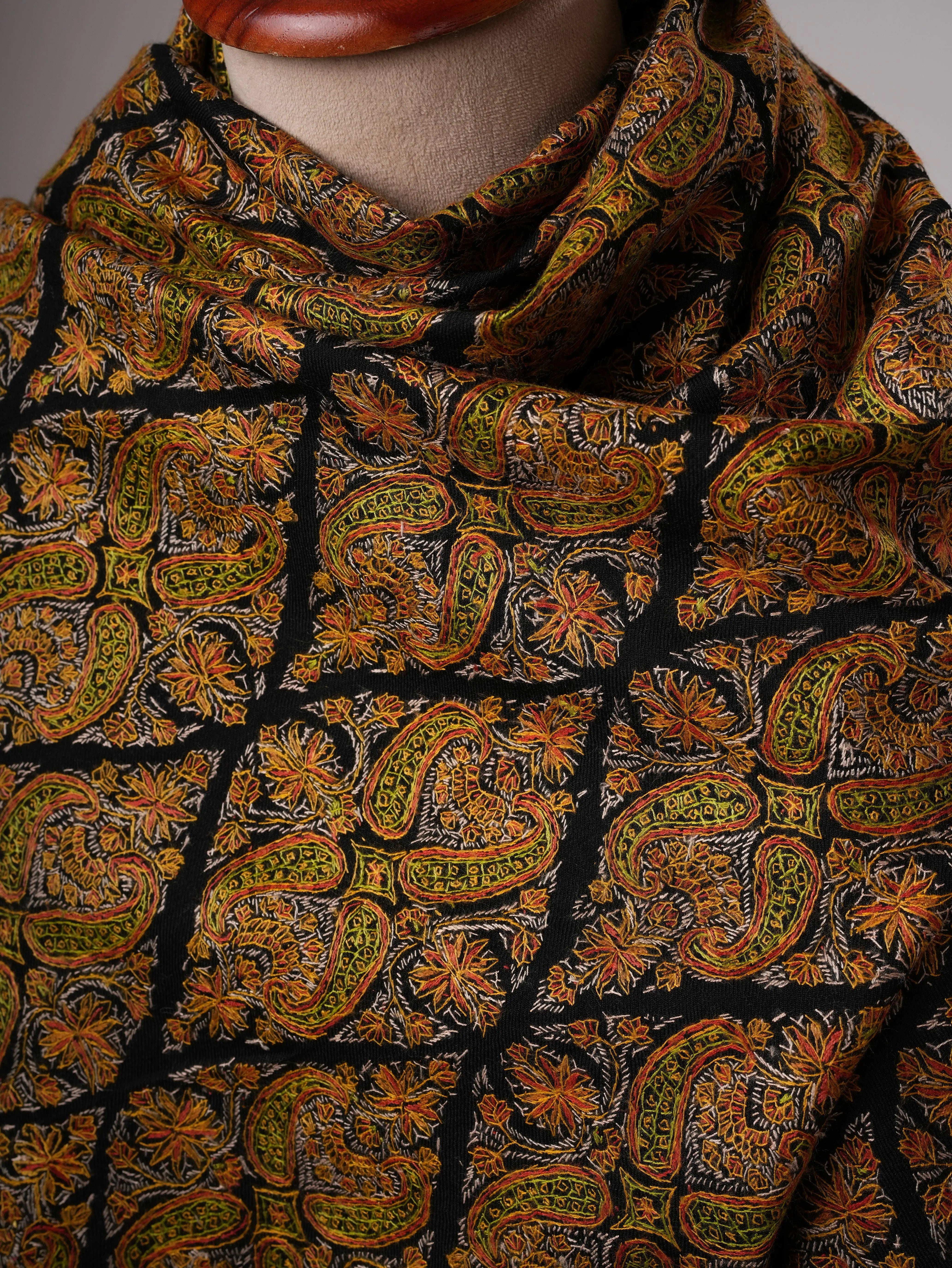 Classic Black Jamavar Fine Wool Shawl with Intricate Sozni Embroidery Shahkaar