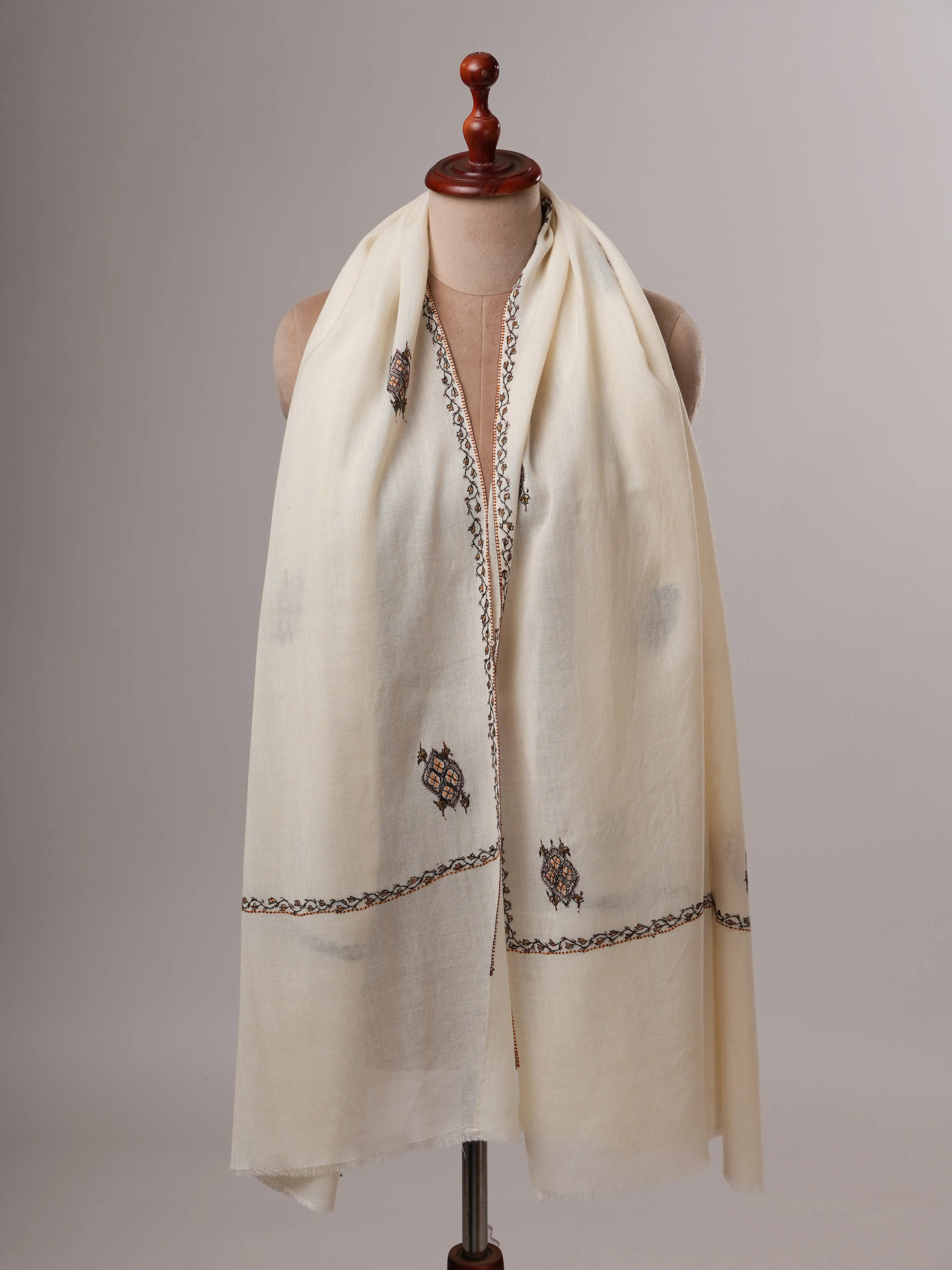 Handcrafted White Fine Wool Shawl with Delicate Buteh Embroidery Shahkaar