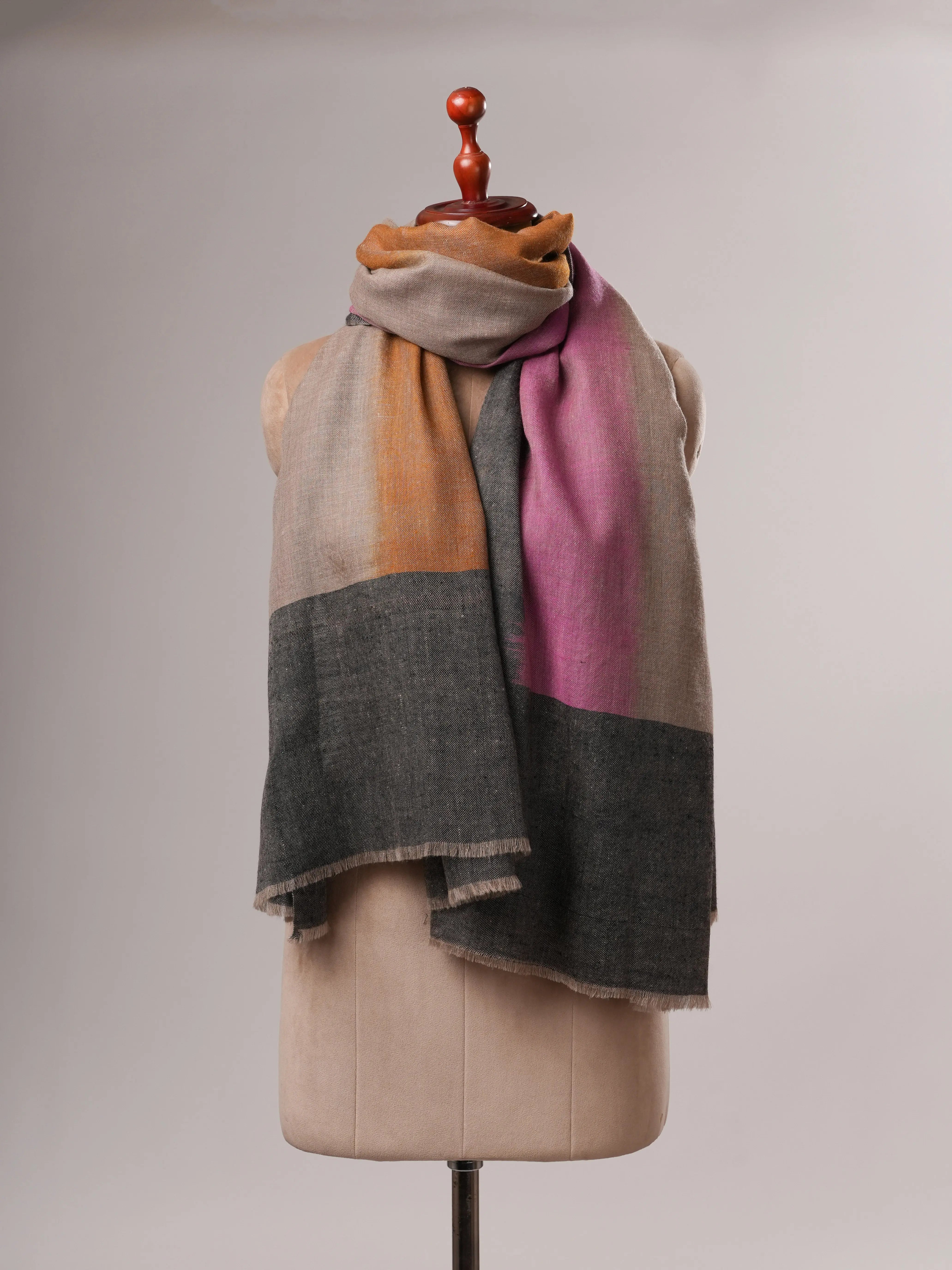 Artisan Yapımı İkat Pashmina Şal Hafif ve Sıcak Tutar