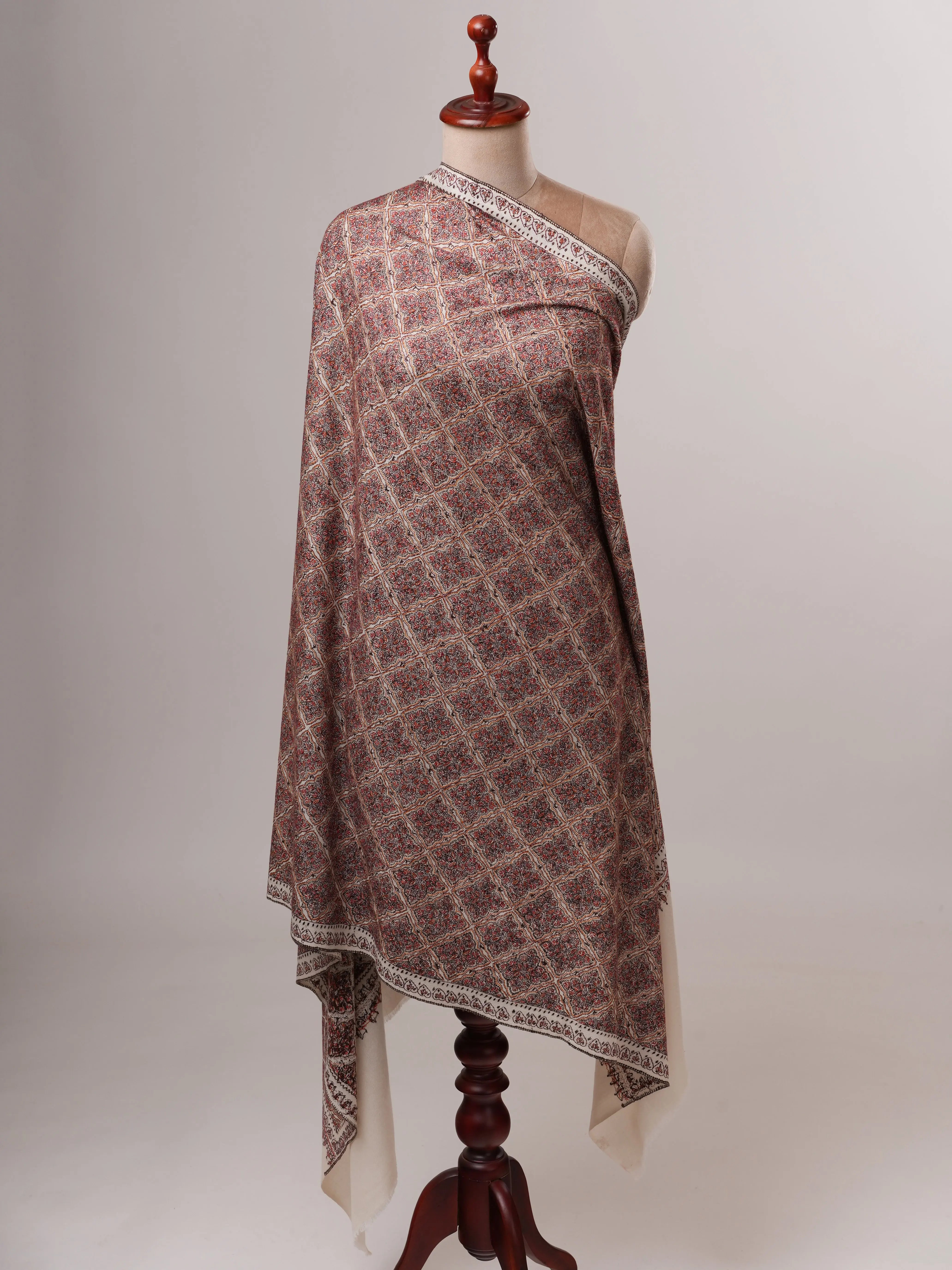 Fine Wool White Shawl with Handcrafted Jamavar Embroidery Shahkaar