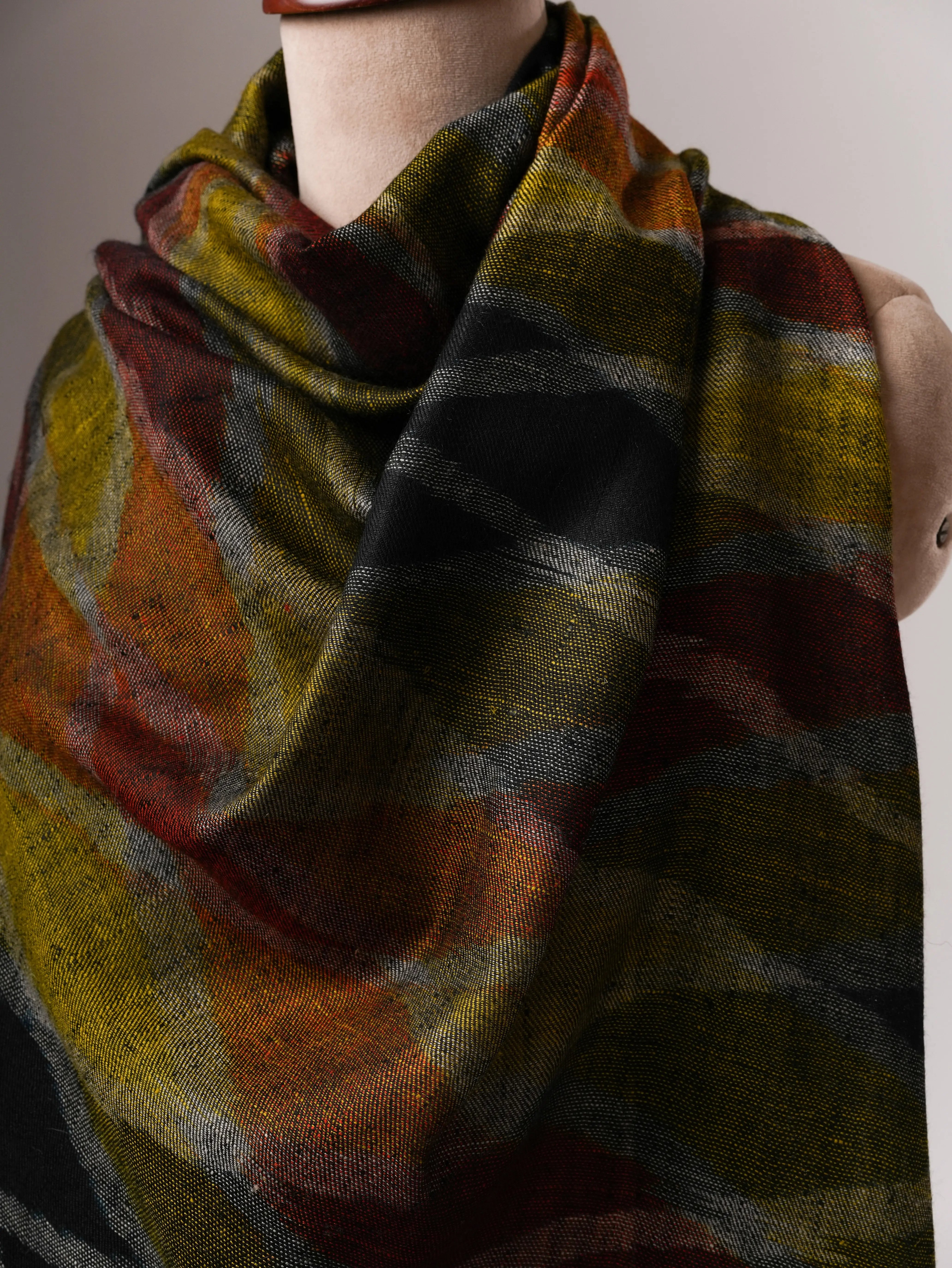 Handgefertigter, handgewebter Ikat-Schal aus reinem Pashmina