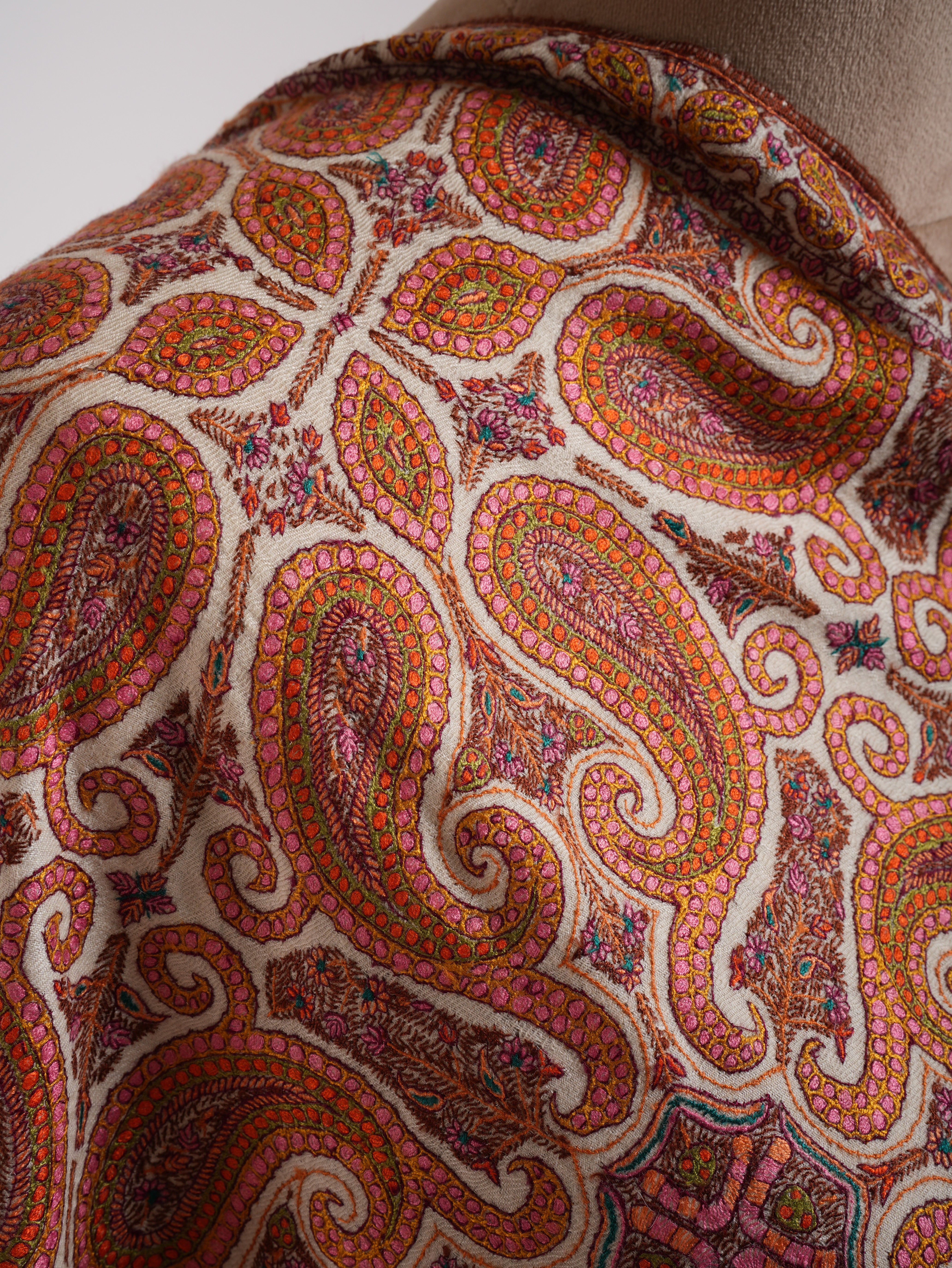 8 Paisleys Hand Embroidered Pashmina Jamavar Shawl