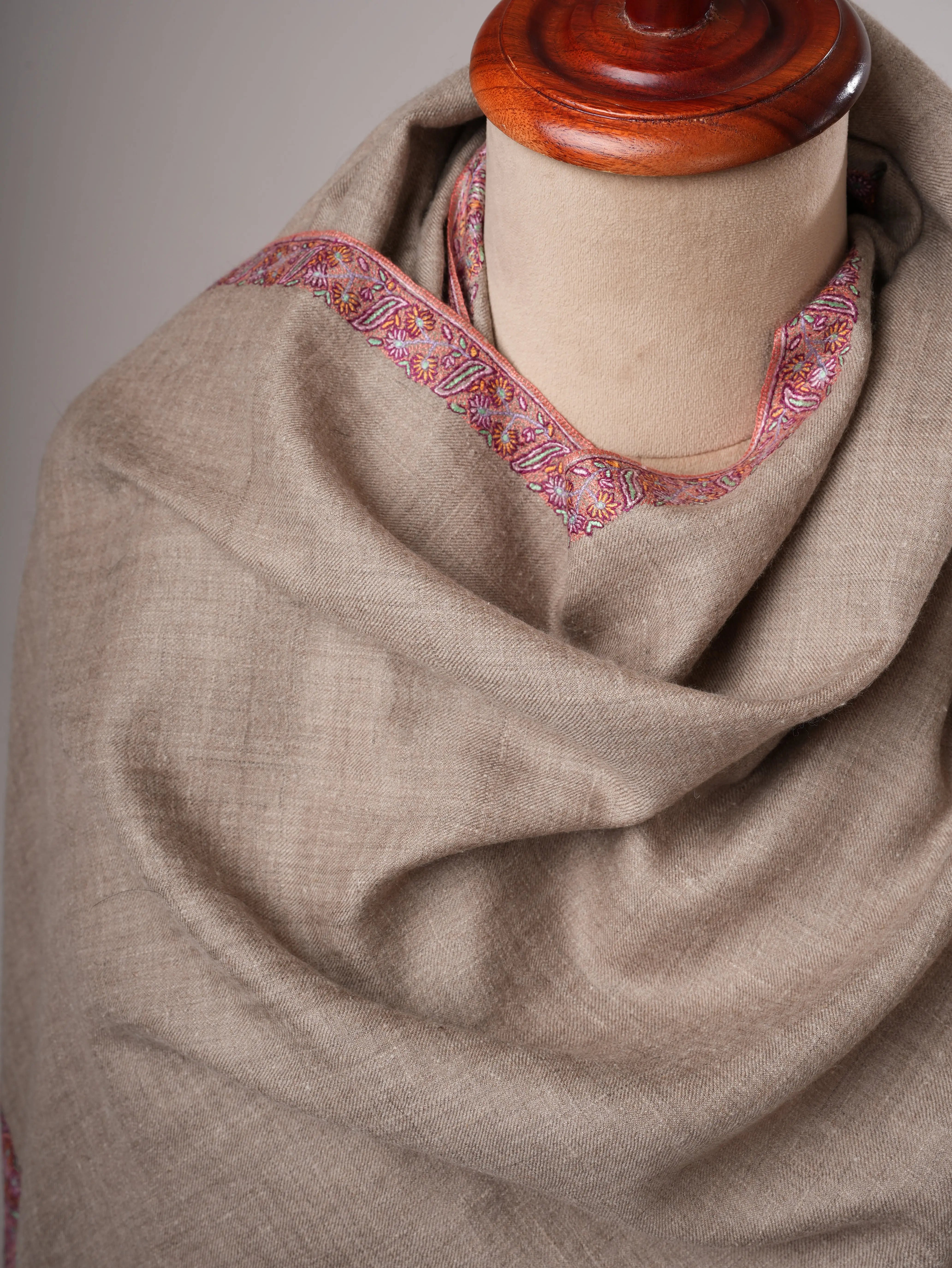 Natural Grey Hand Embroidered Kashmiri Pashmina Shawl – Handwoven Luxury Shahkaar