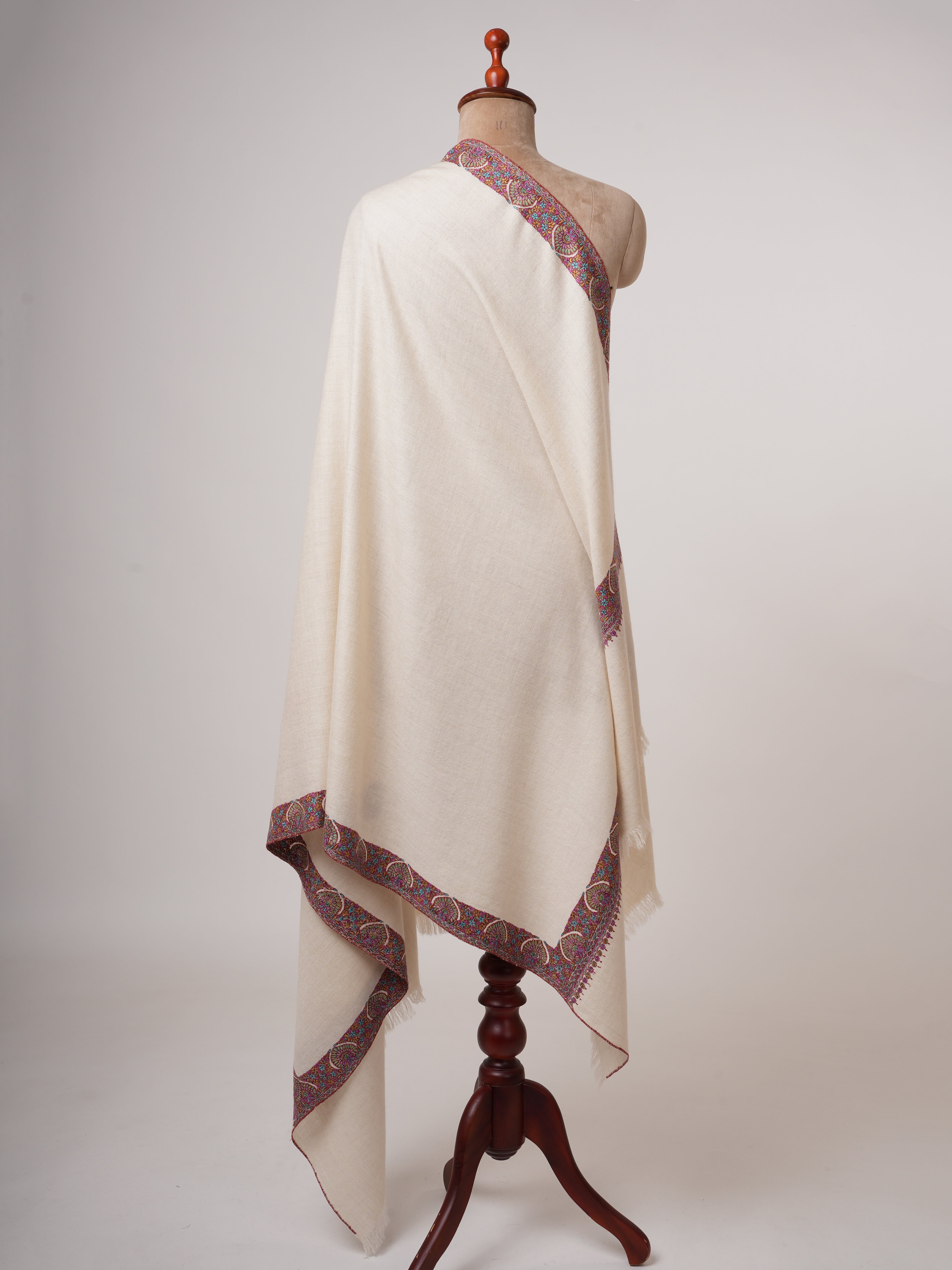 GI認定象牙Pashmina Shawl - Neemdaursozni刺繍入りの携帯電話