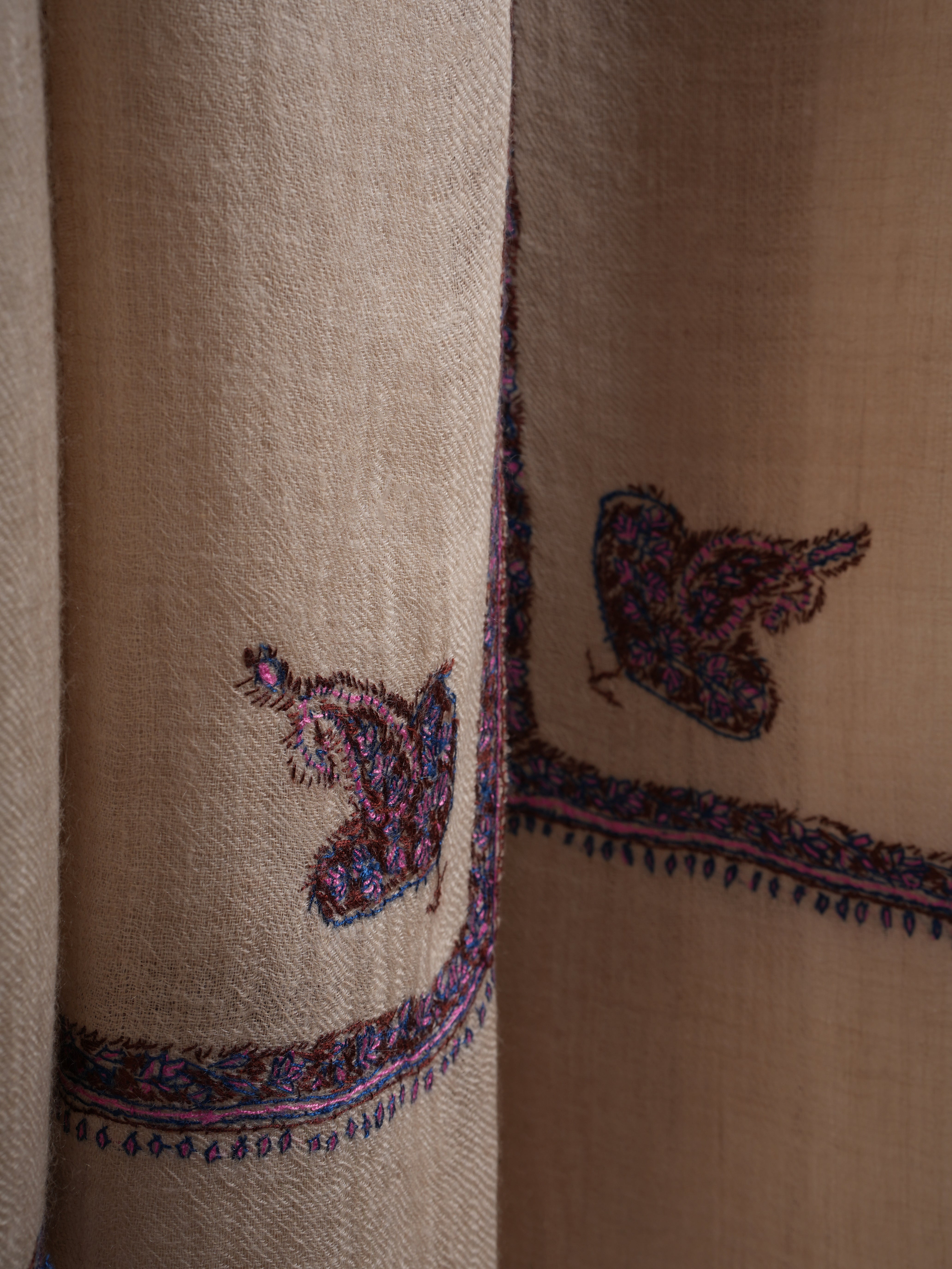 Off white Baildar Motif Sozni Needlework Cashmere Wrap