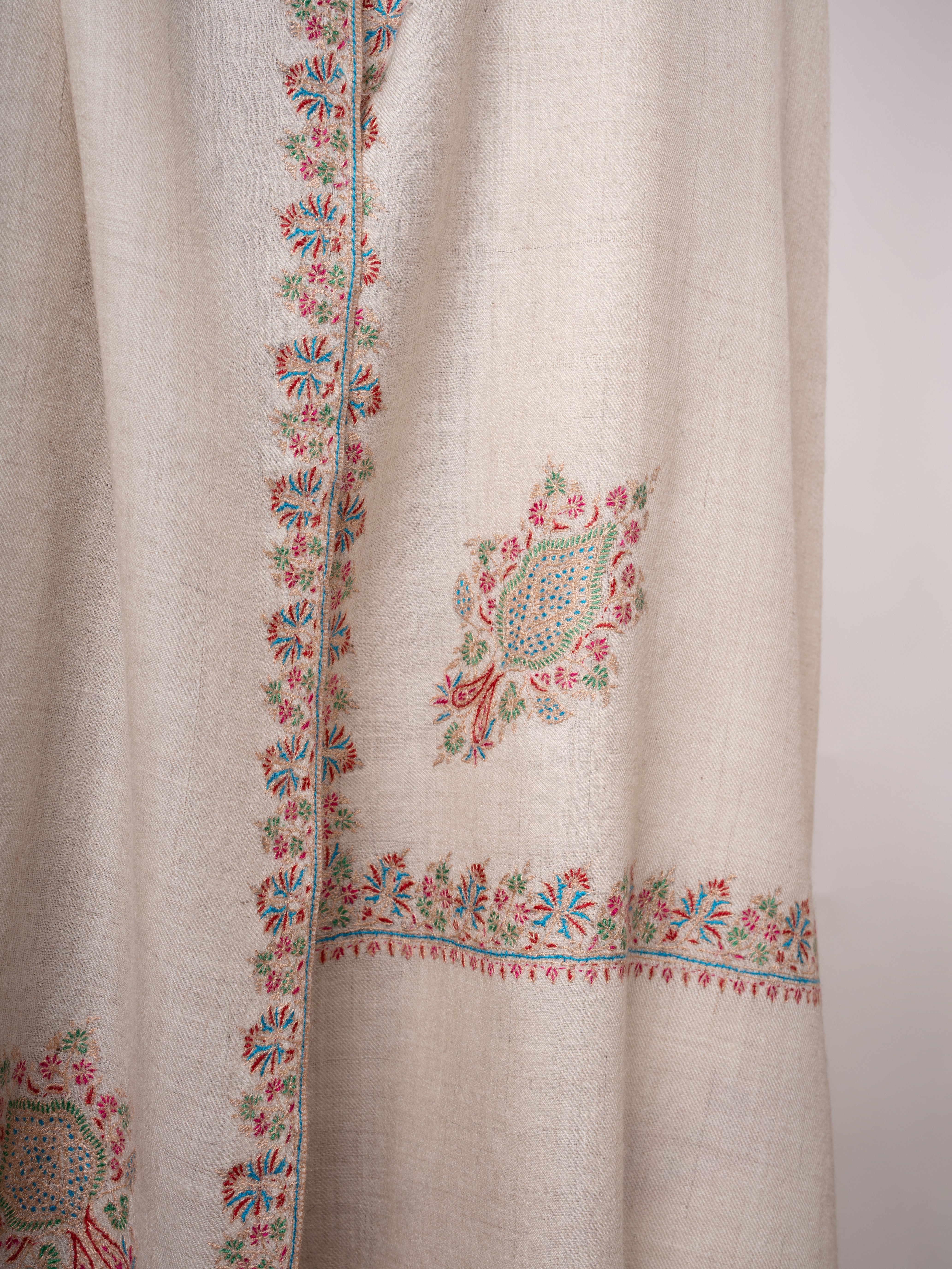 Ivory Handloomed Pashmina Shawl Hashia Border Embroidery Shahkaar