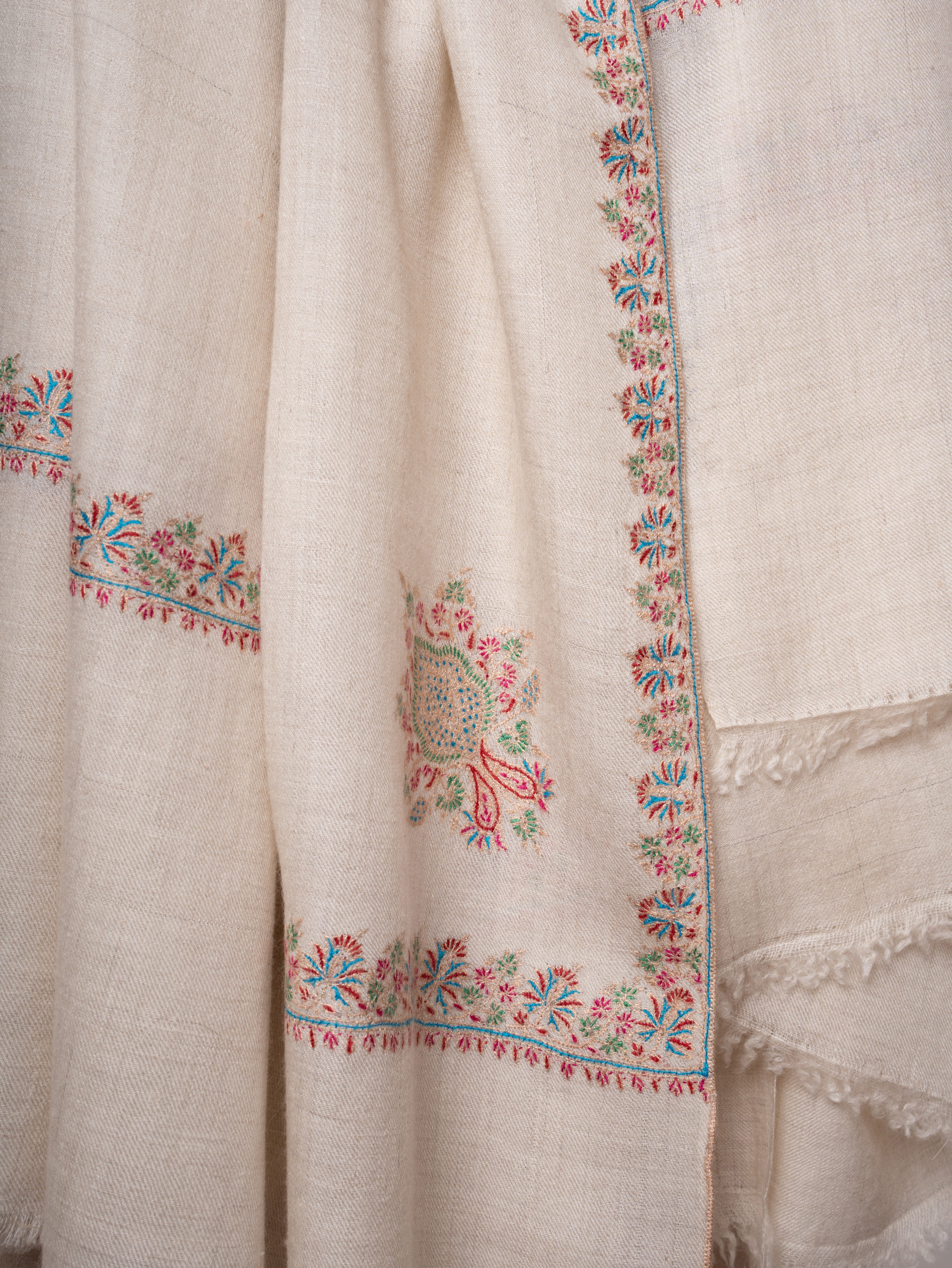 Ivory Handloomed Pashmina Shawl Hashia Border Embroidery Shahkaar