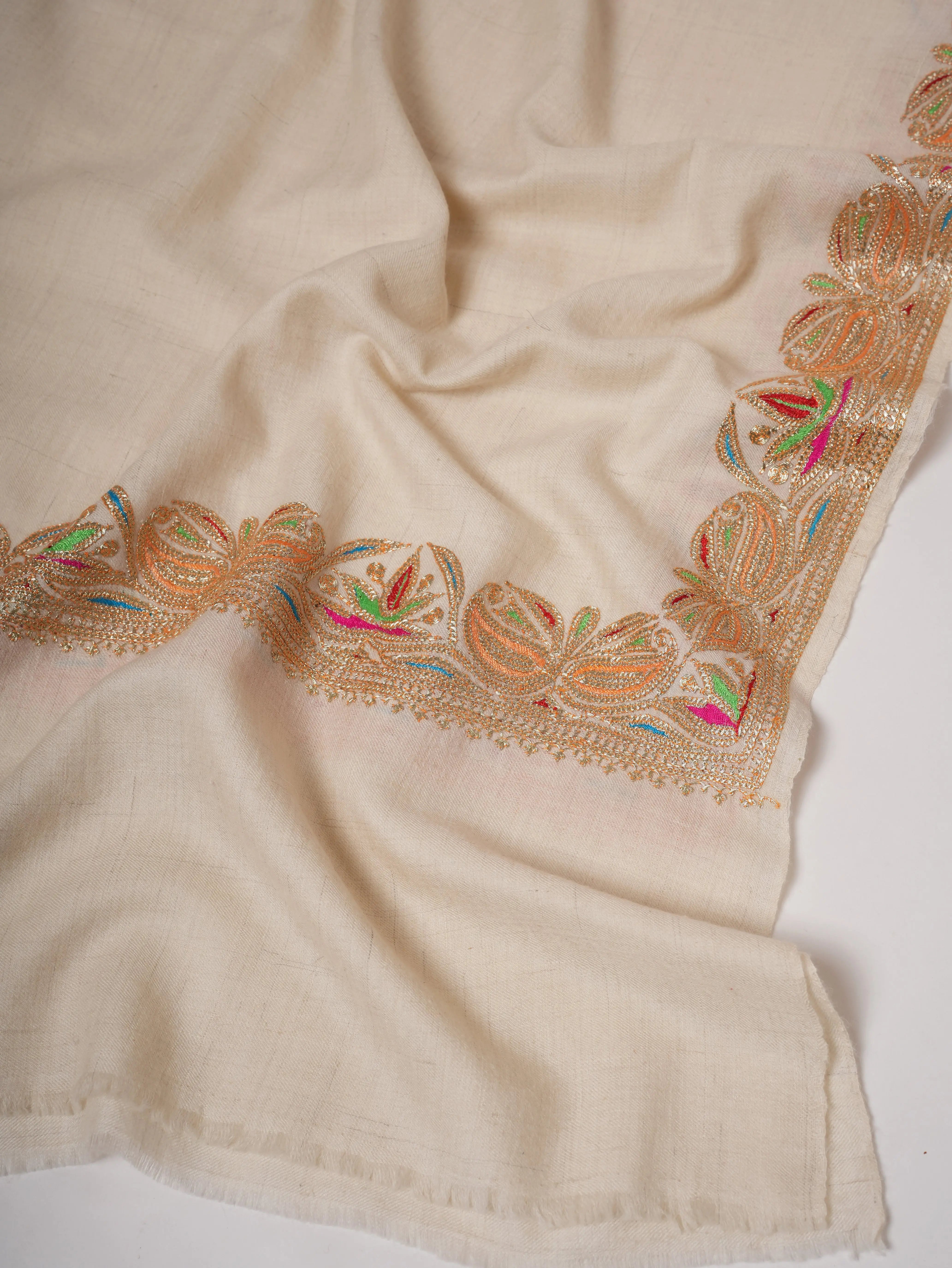 Ivory Daur Dar Pashmina Shawl with Gold Tilla and Sozni Hand Embroidery Shahkaar