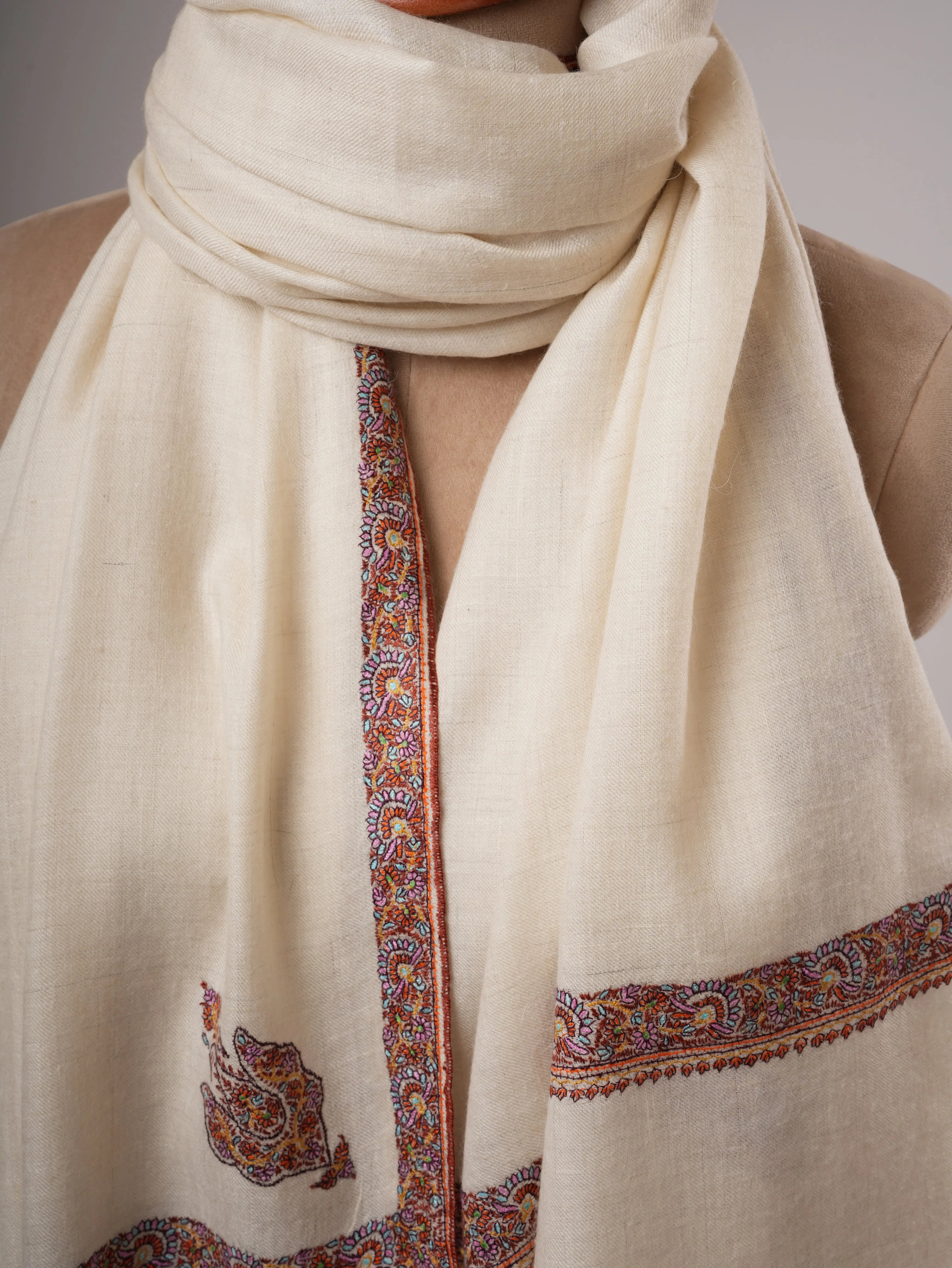 Ivory Hashia Embroidered Kashmiri Pashmina Shawl – Elegant Timeless Wrap Shahkaar