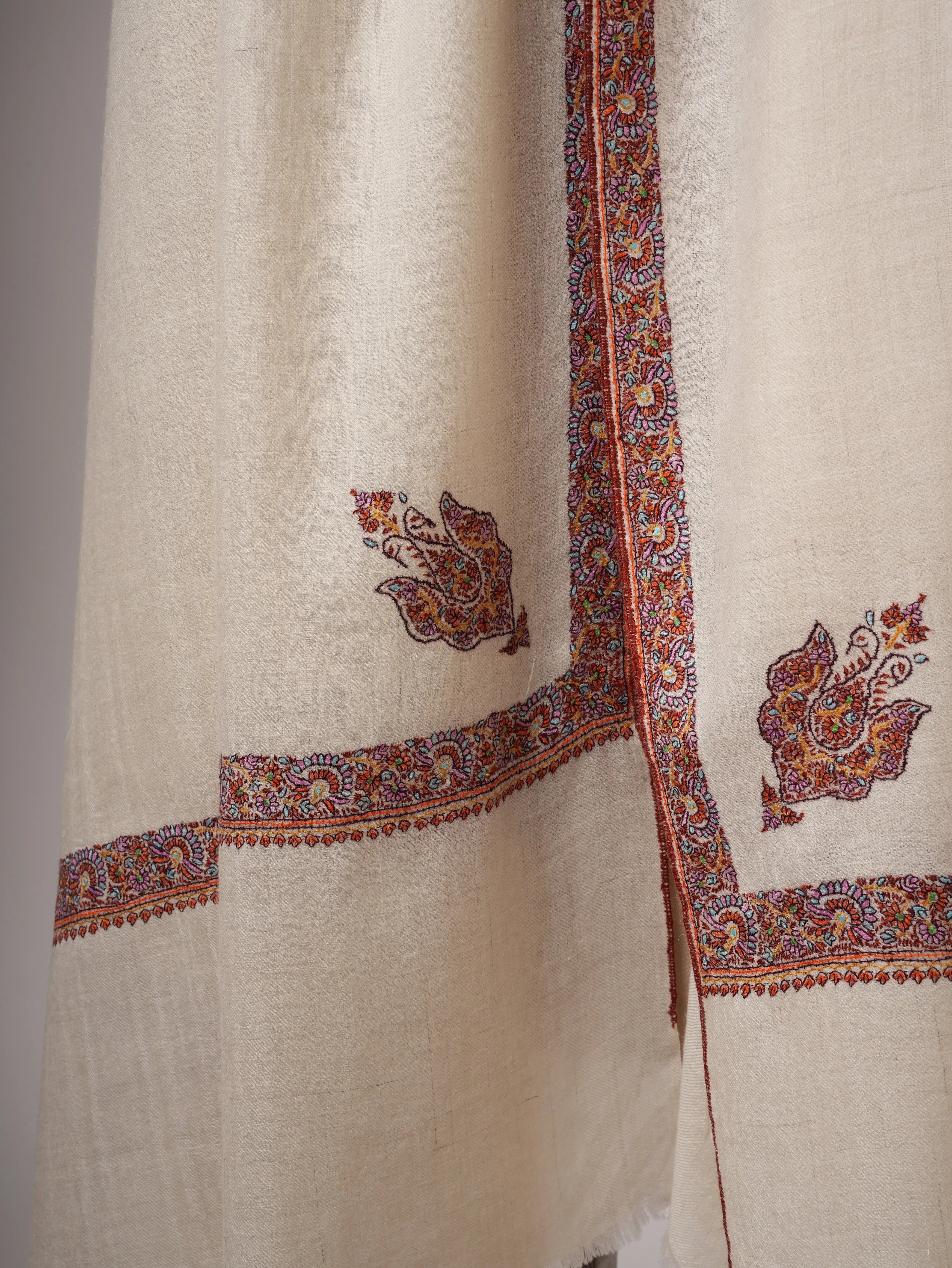 Ivory Hashia Embroidered Kashmiri Pashmina Shawl – Elegant Timeless Wrap Shahkaar