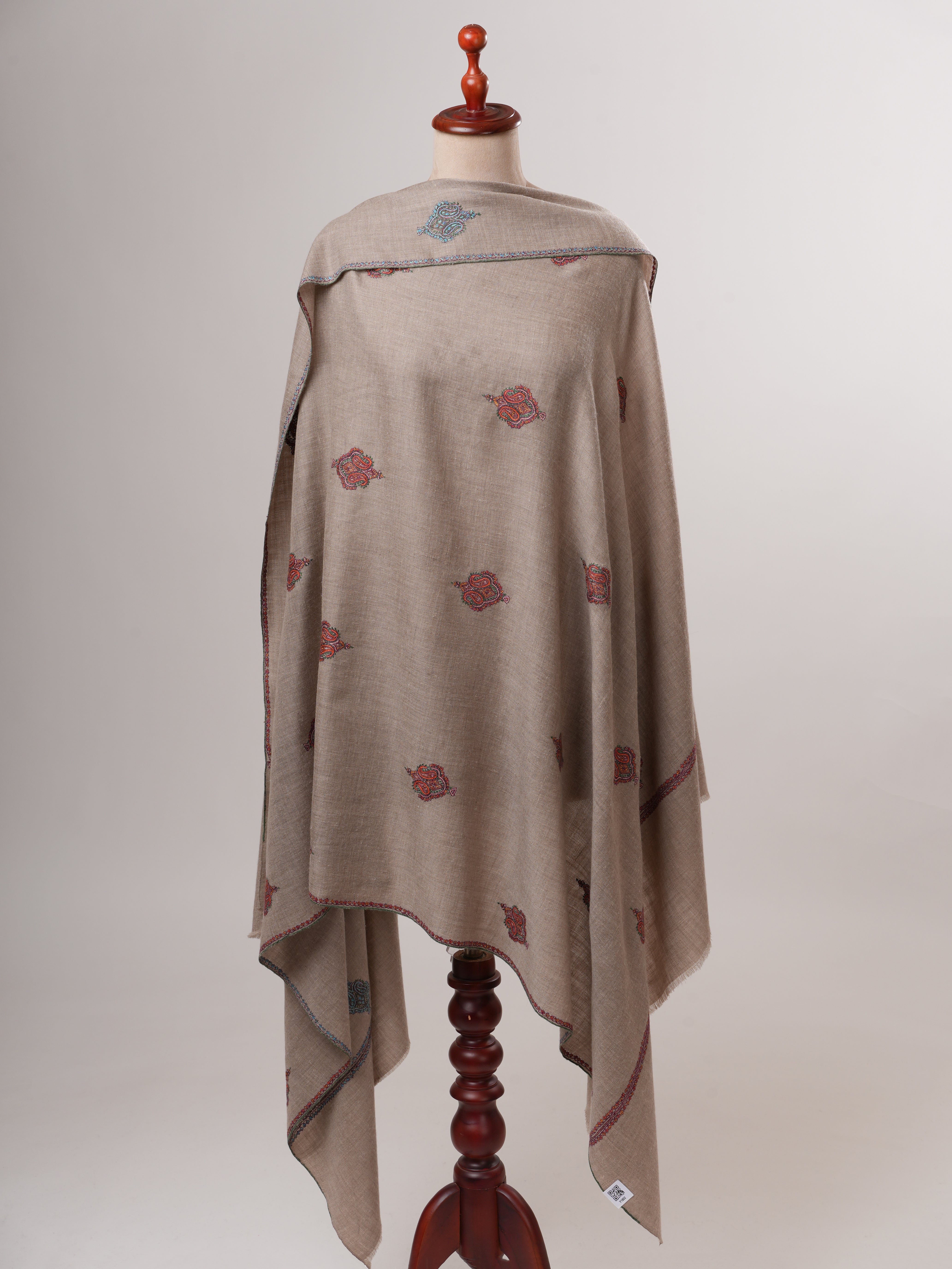 Aksi Embroidered Shahkaar Kashmiri Pashmina Shawl Shahkaar