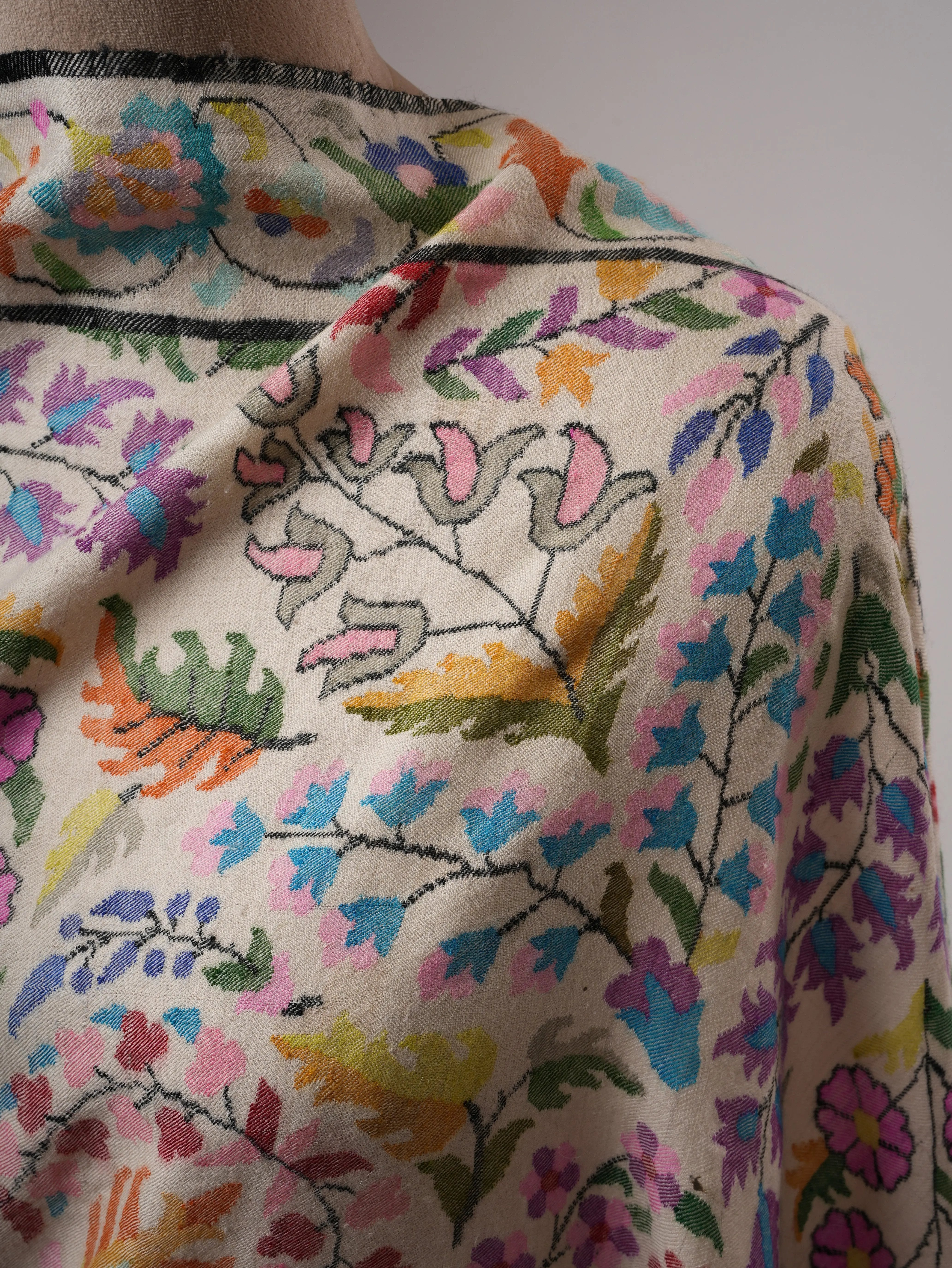 Ivory Authentic Kashmiri Kani Pashmina Shawl Shahkaar