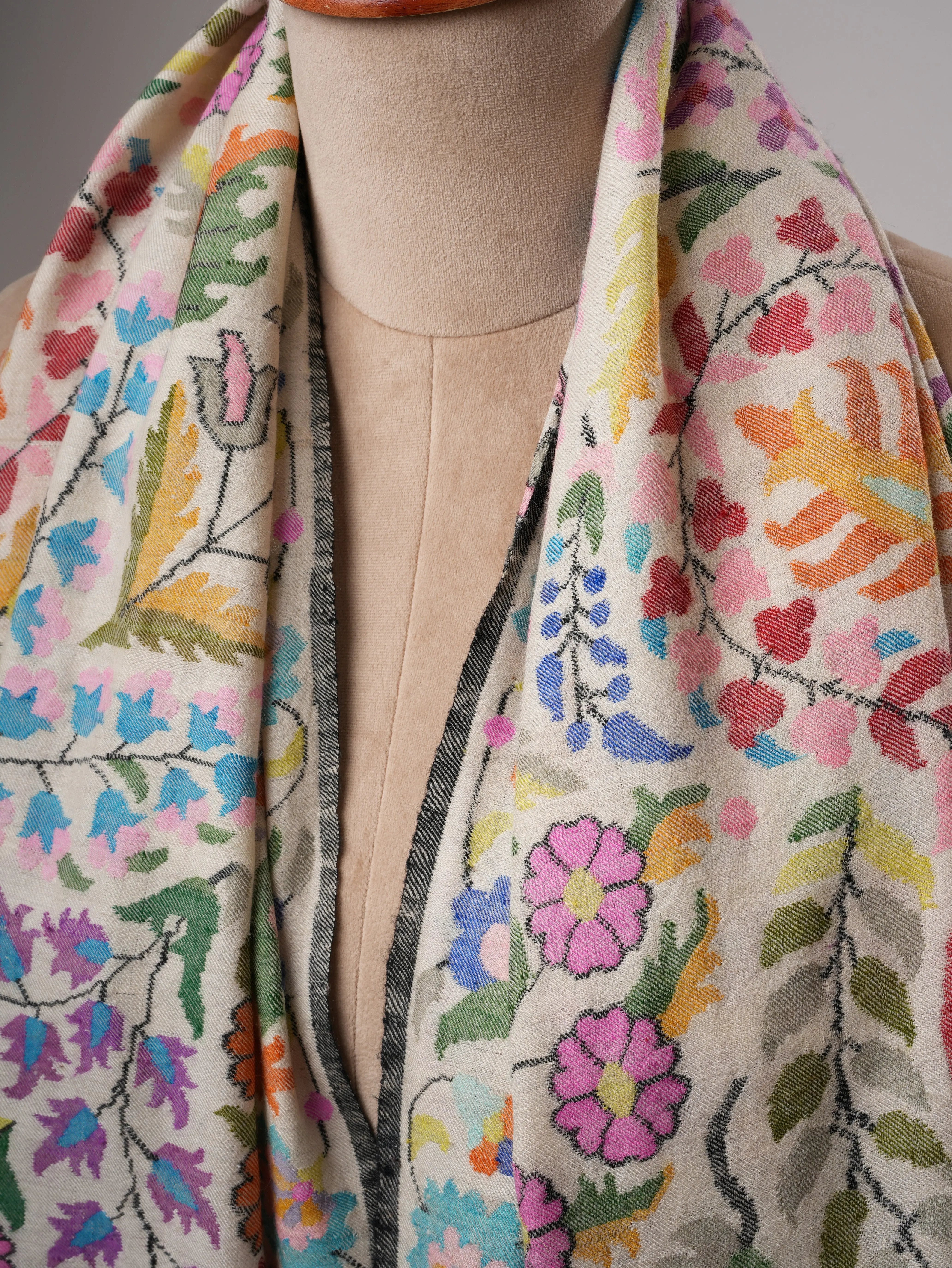 Ivory Authentic Kashmiri Kani Pashmina Shawl Shahkaar