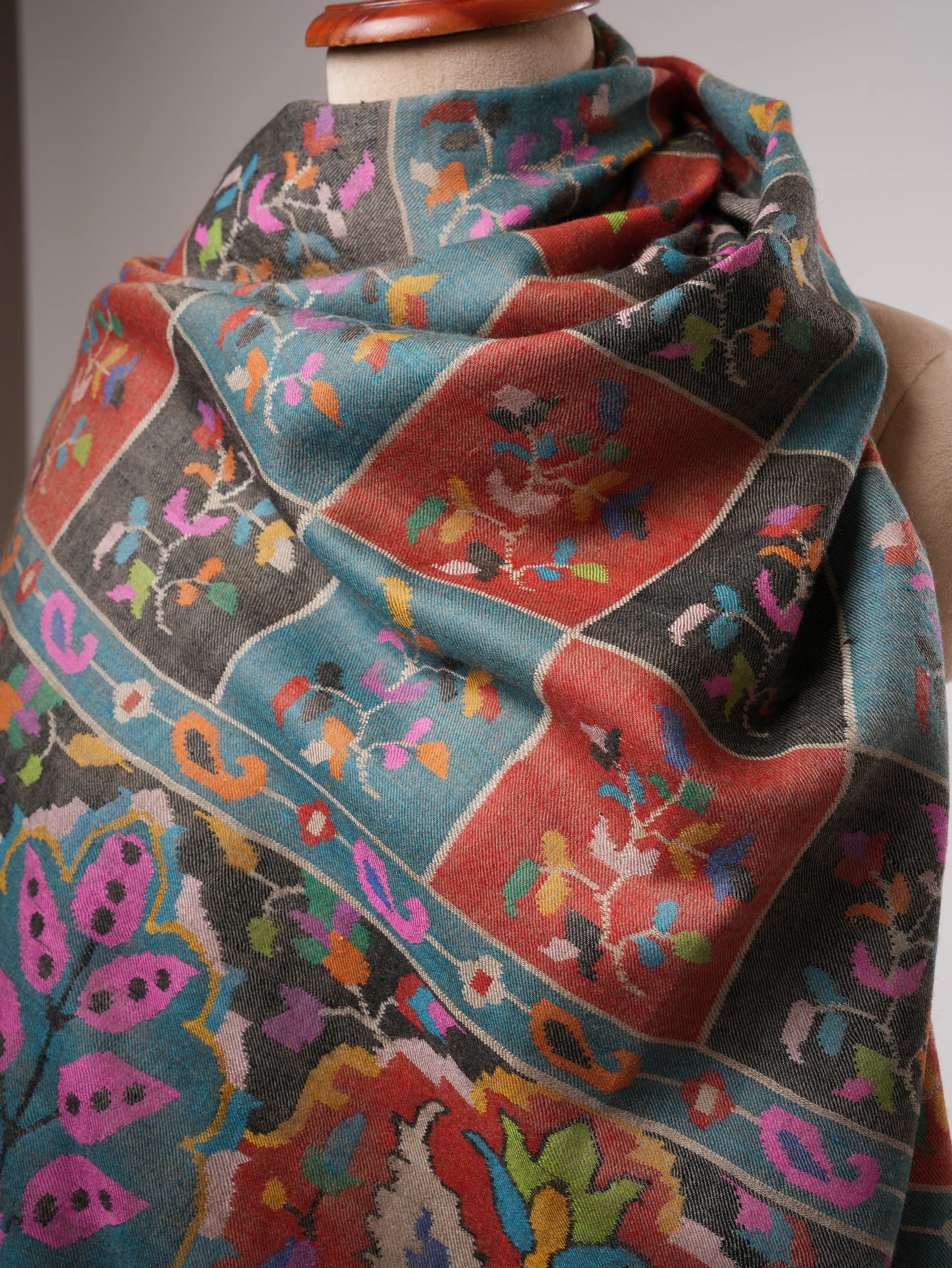 Handloomed Kashmiri Pure Kani Pashmina Shawl Shahkaar